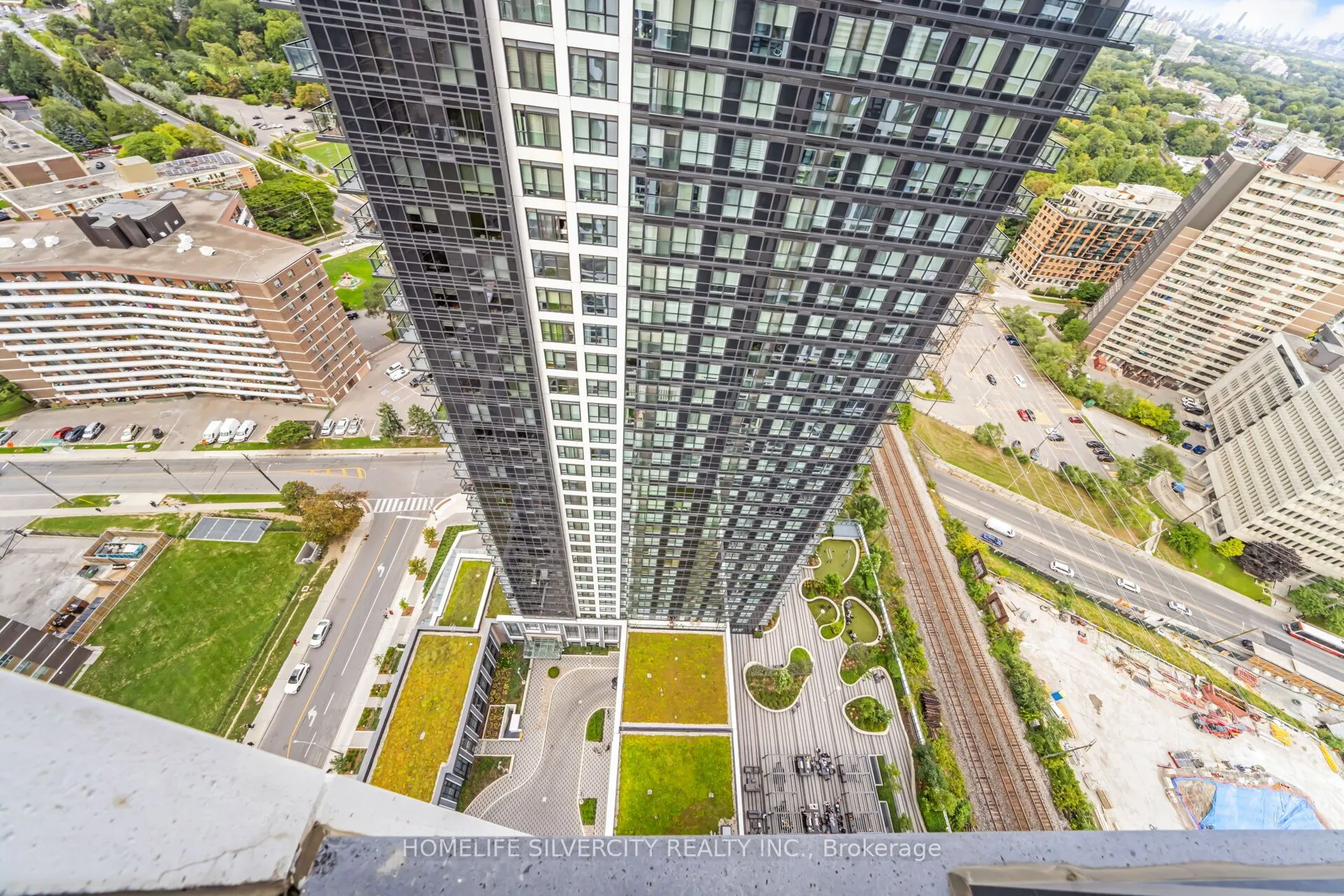 7 Mabelle Avenue, #3104