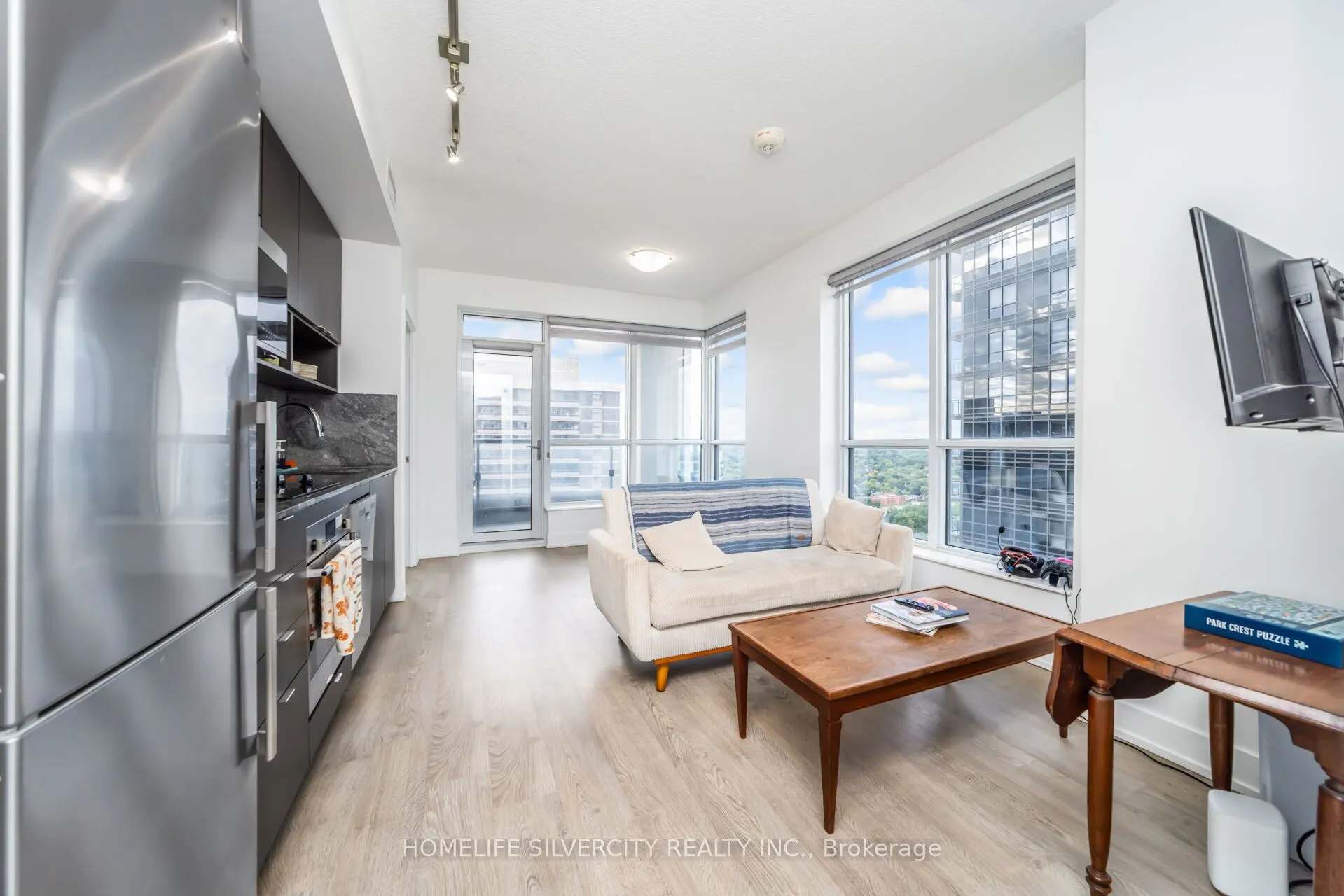 7 Mabelle Avenue, #3104