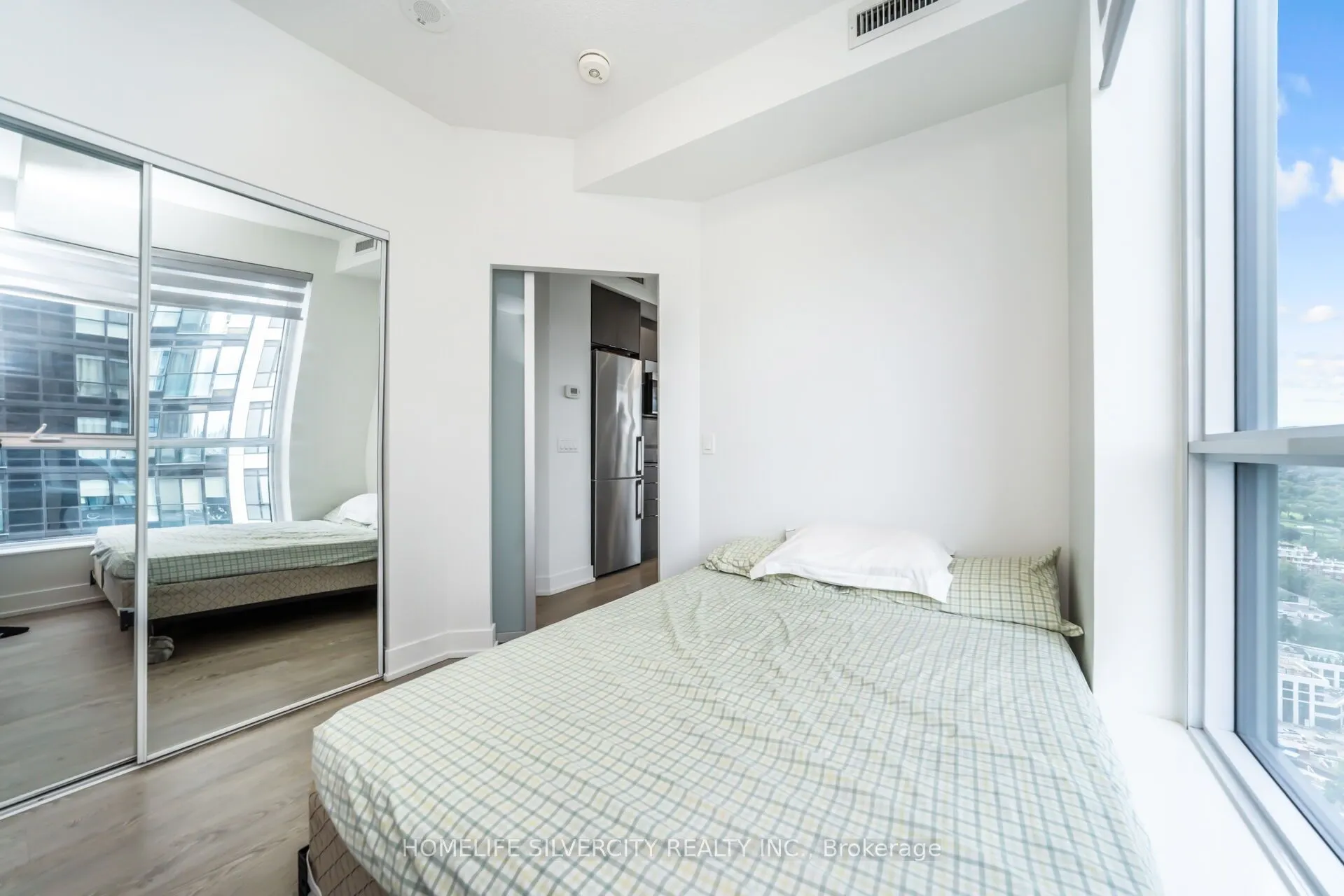 7 Mabelle Avenue, #3104