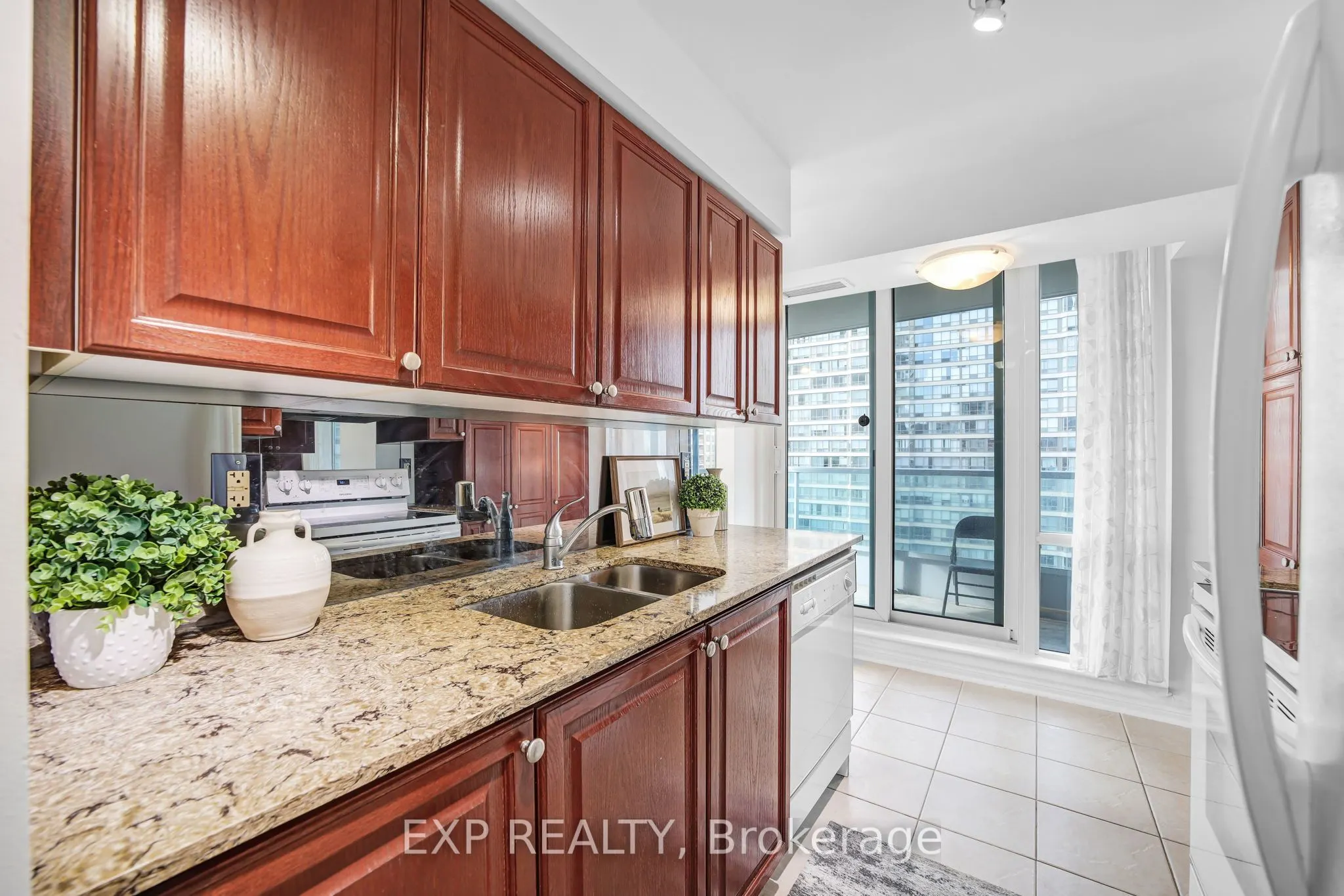 1 Elm Drive W, #1005