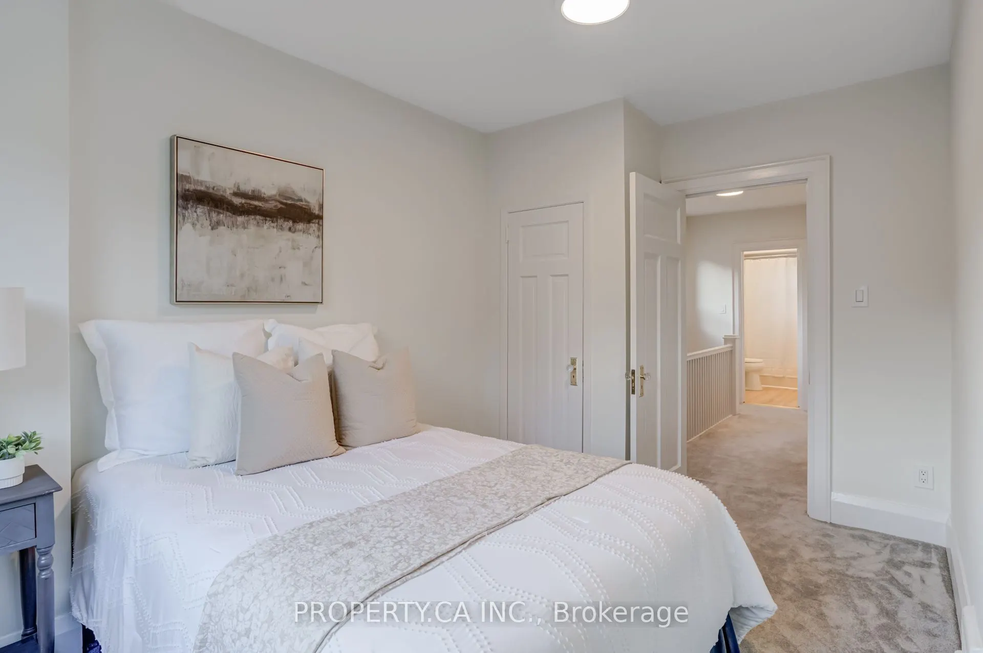 14 Warren Crescent