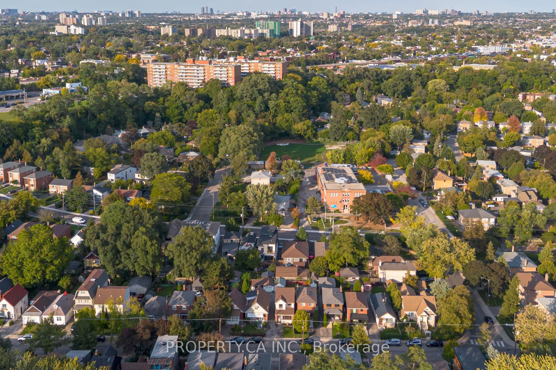 14 Warren Crescent
