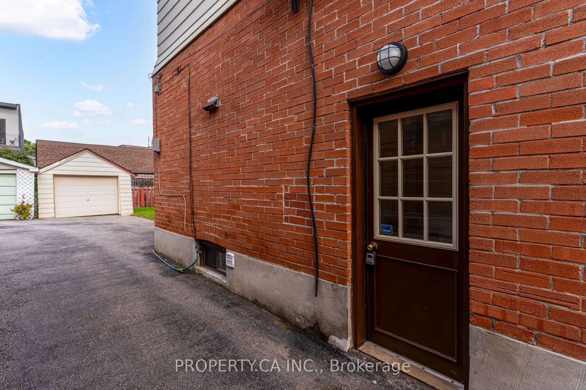 14 Warren Crescent