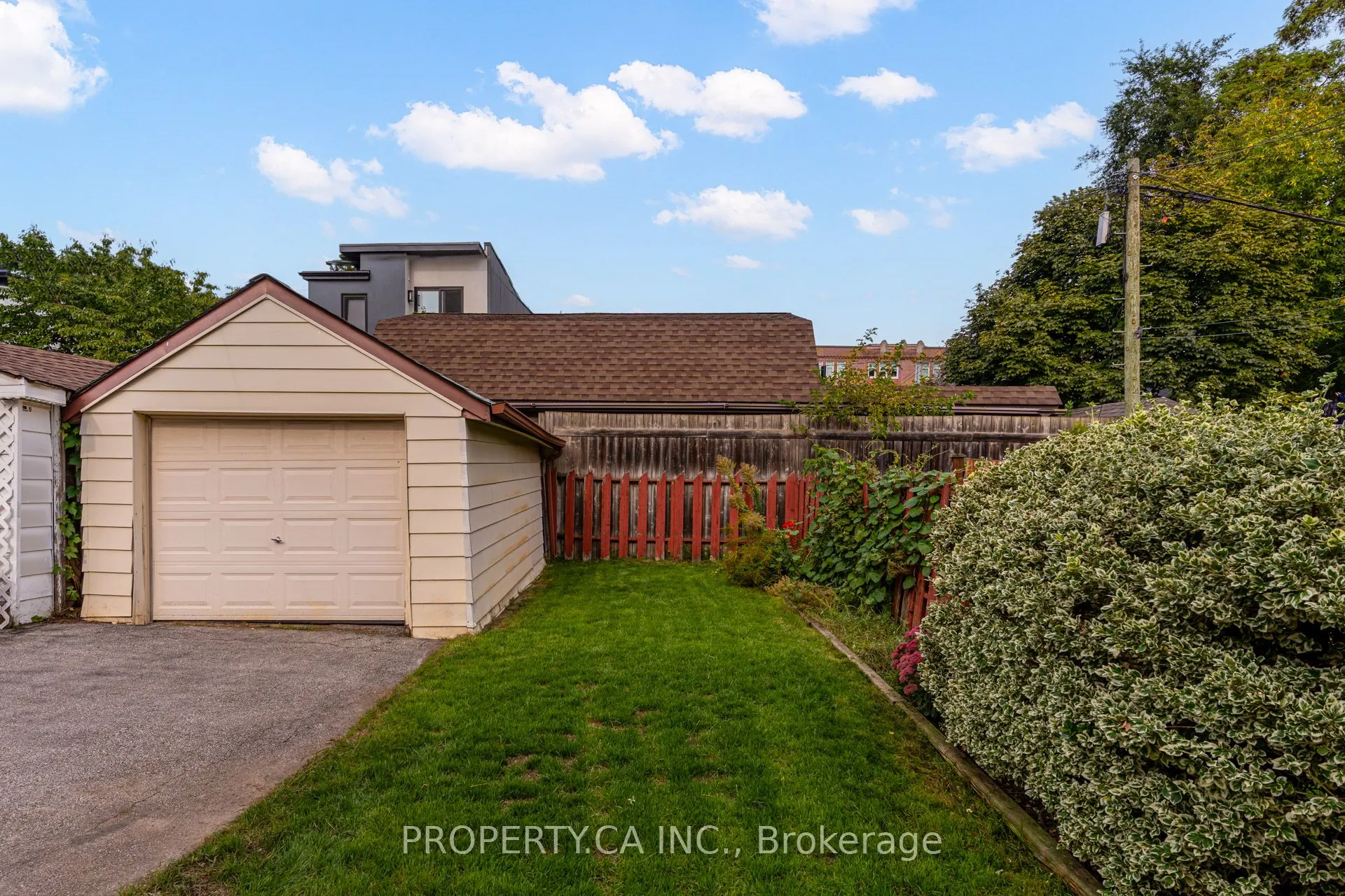 14 Warren Crescent