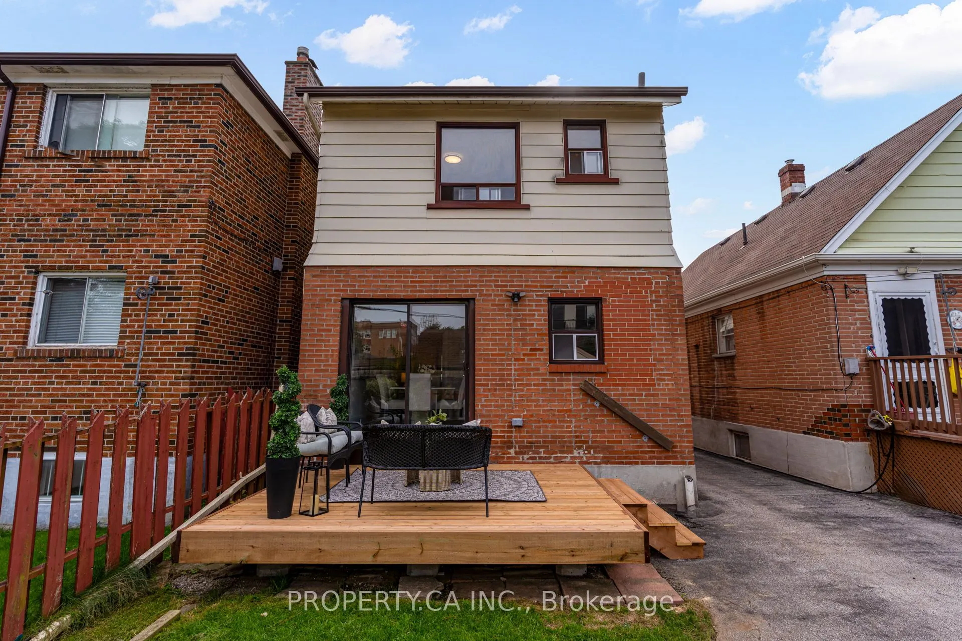 14 Warren Crescent