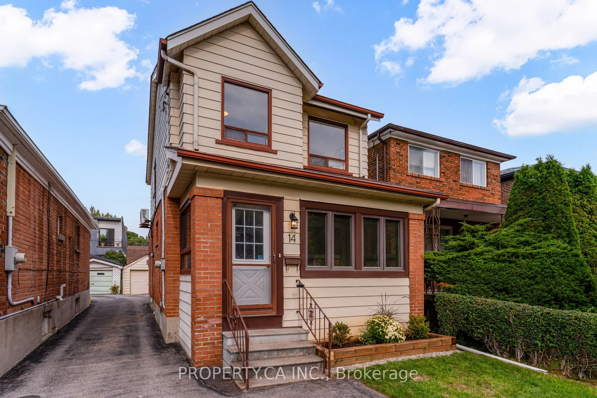 14 Warren Crescent