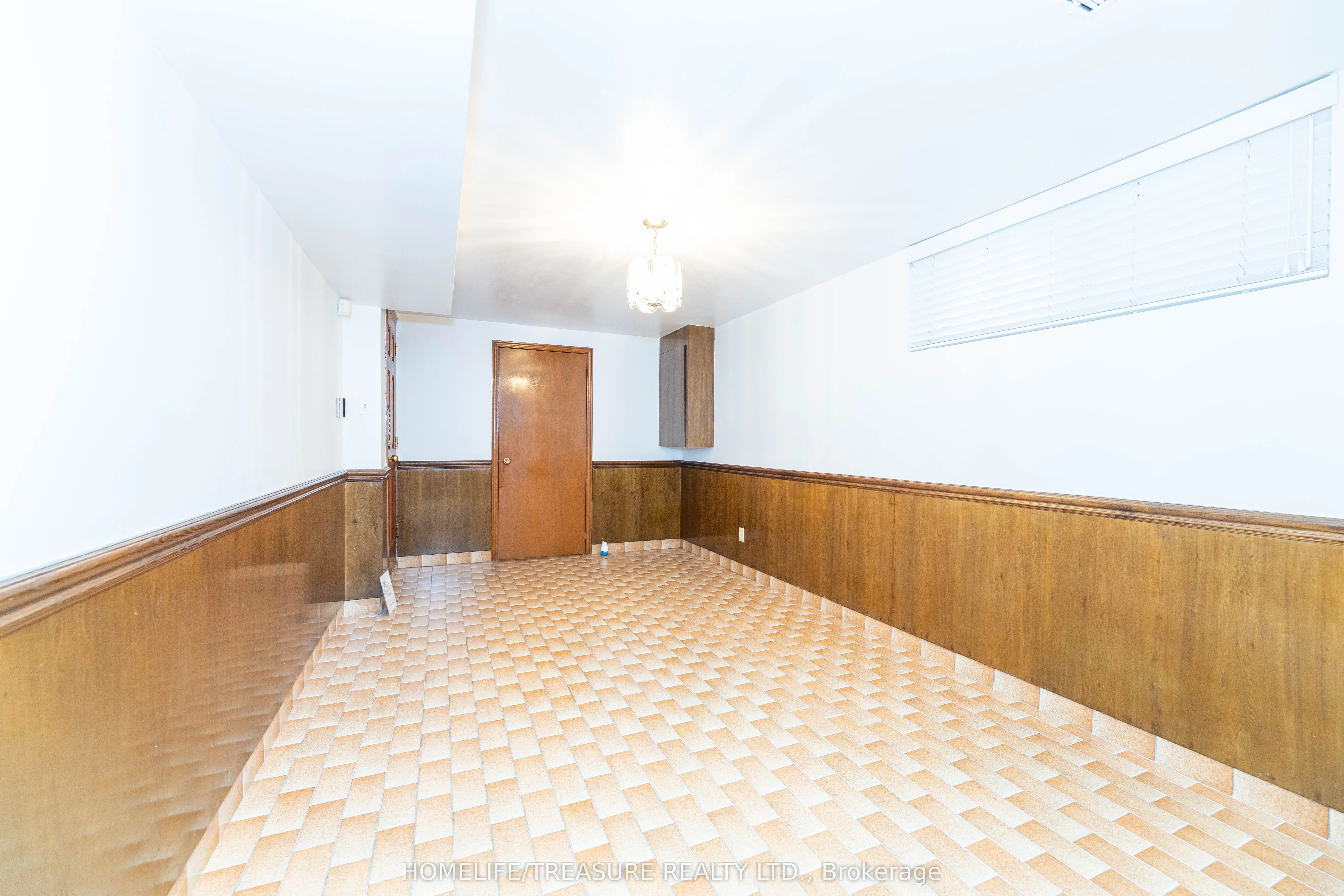85 Downsview Avenue