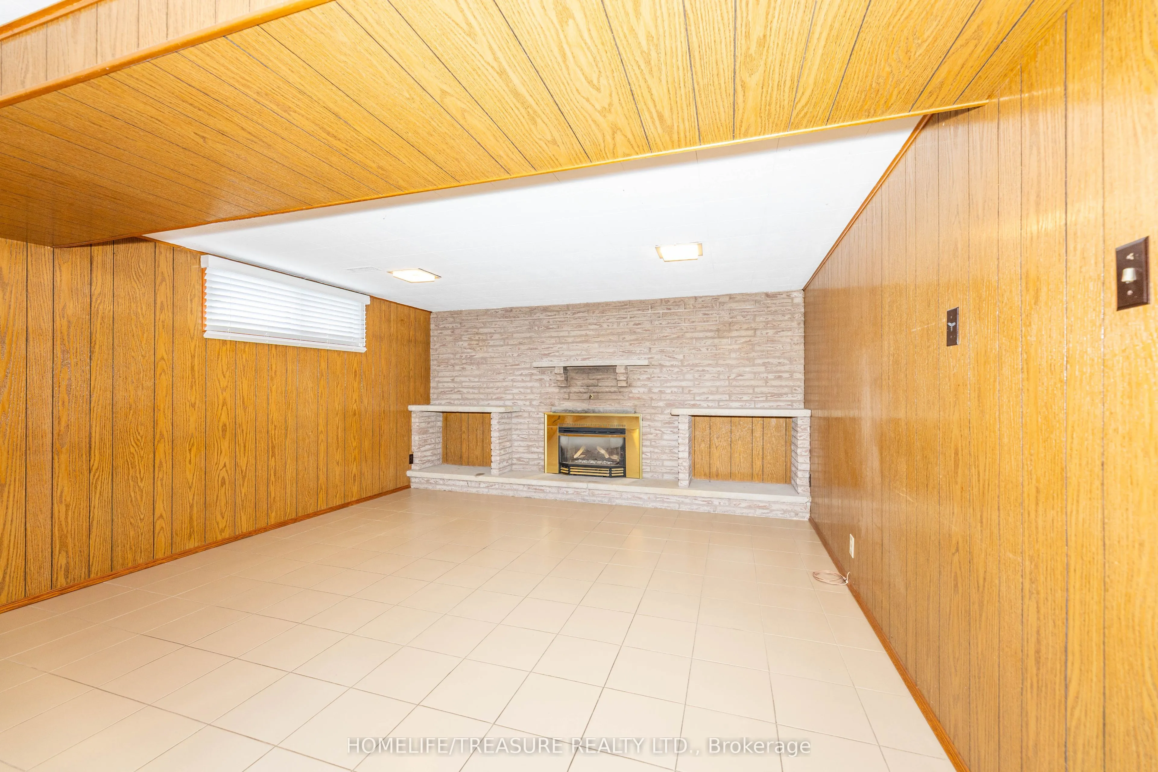 85 Downsview Avenue
