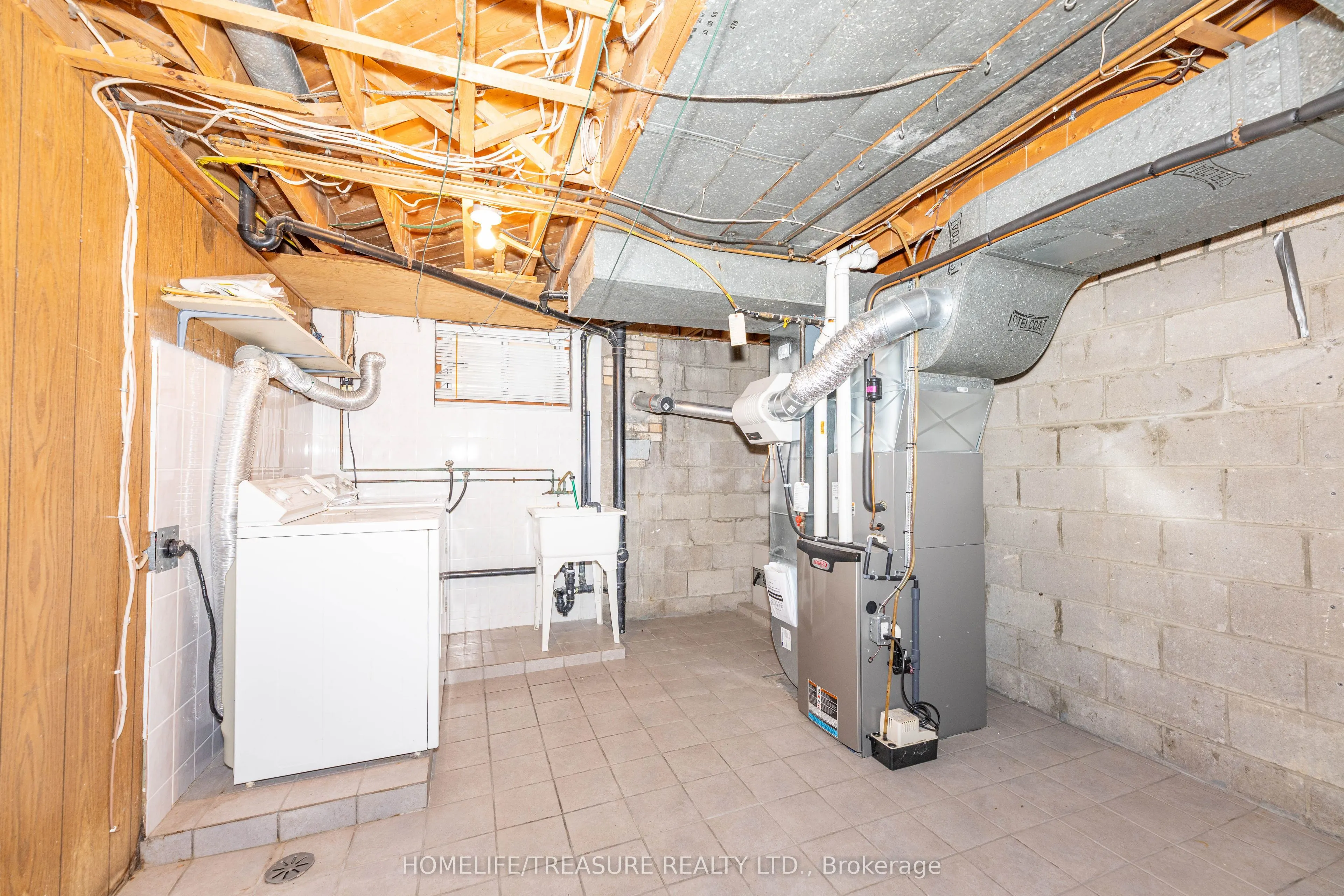 85 Downsview Avenue