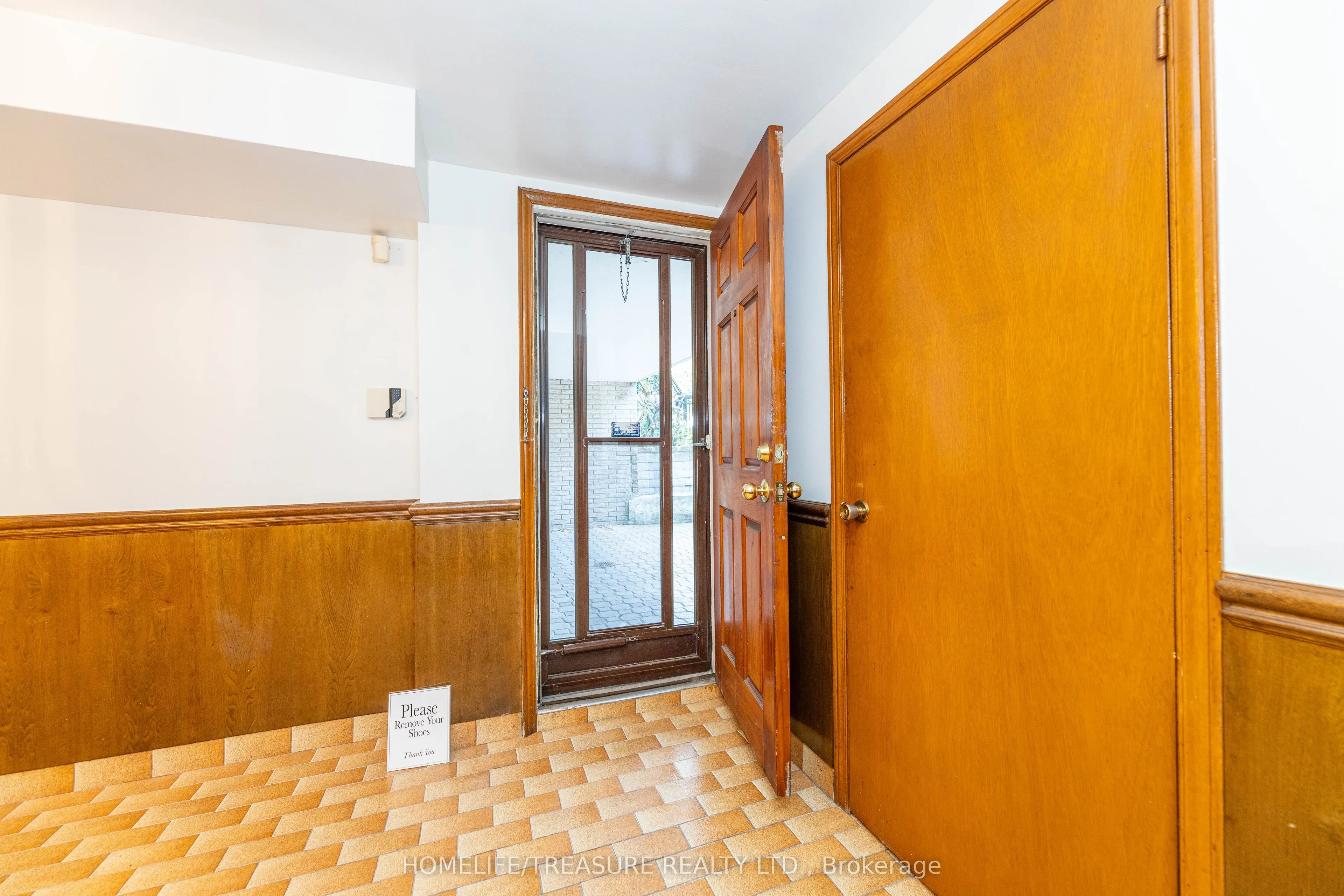85 Downsview Avenue