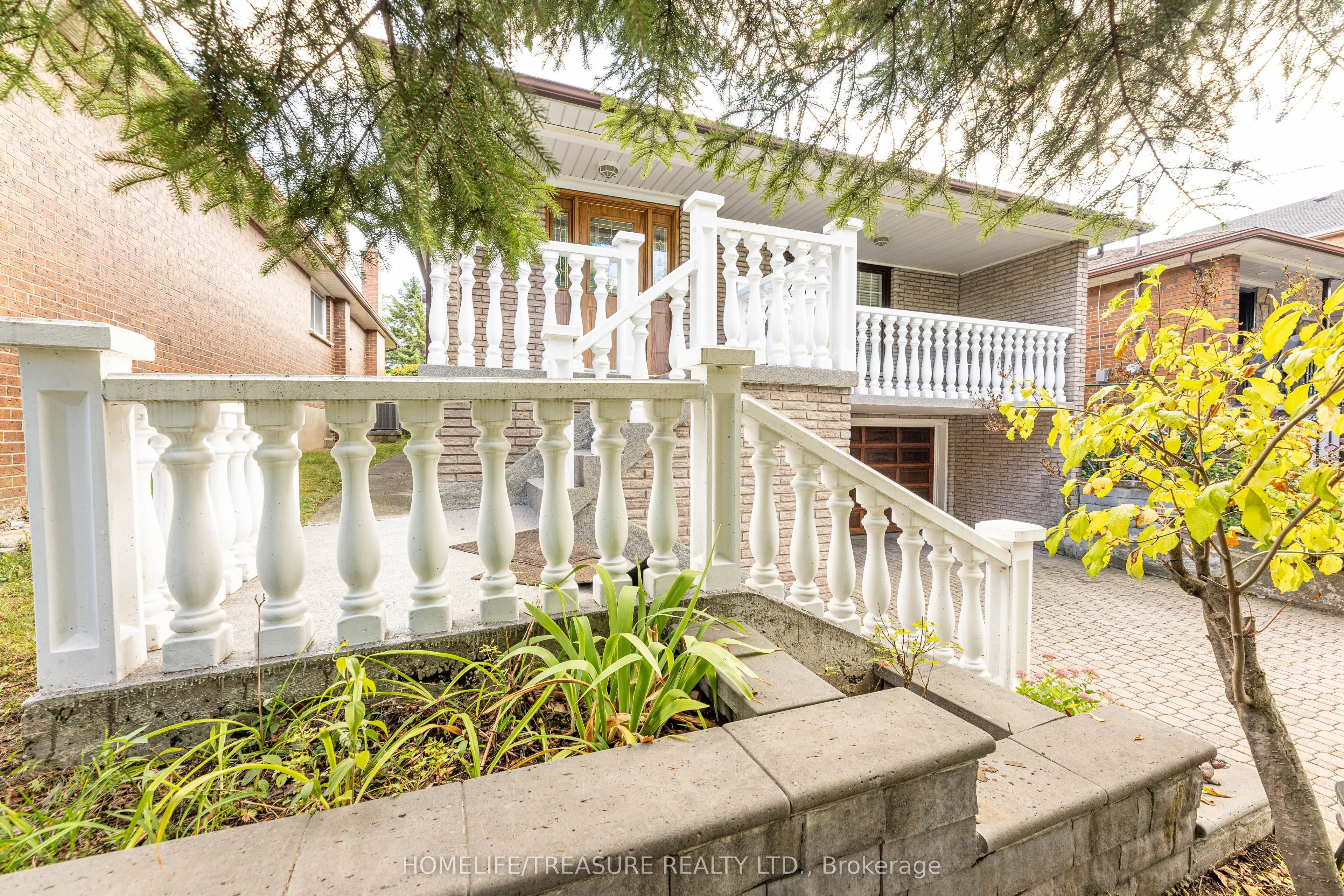 85 Downsview Avenue