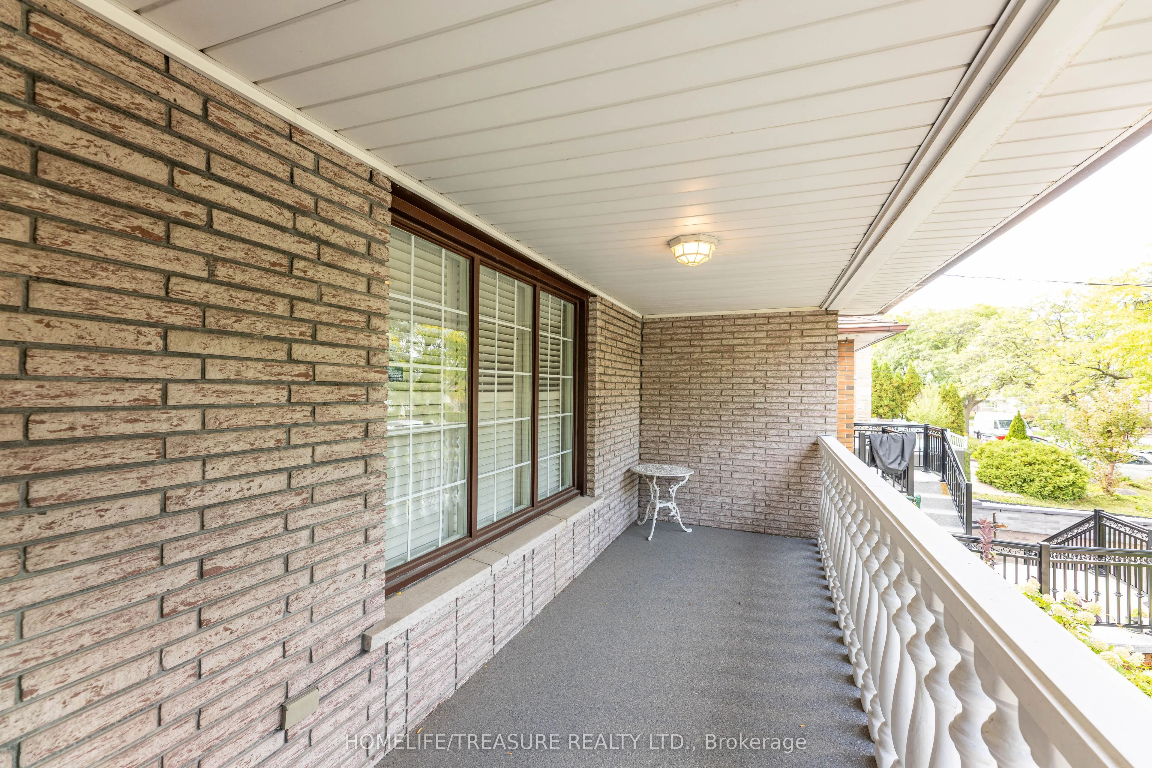 85 Downsview Avenue