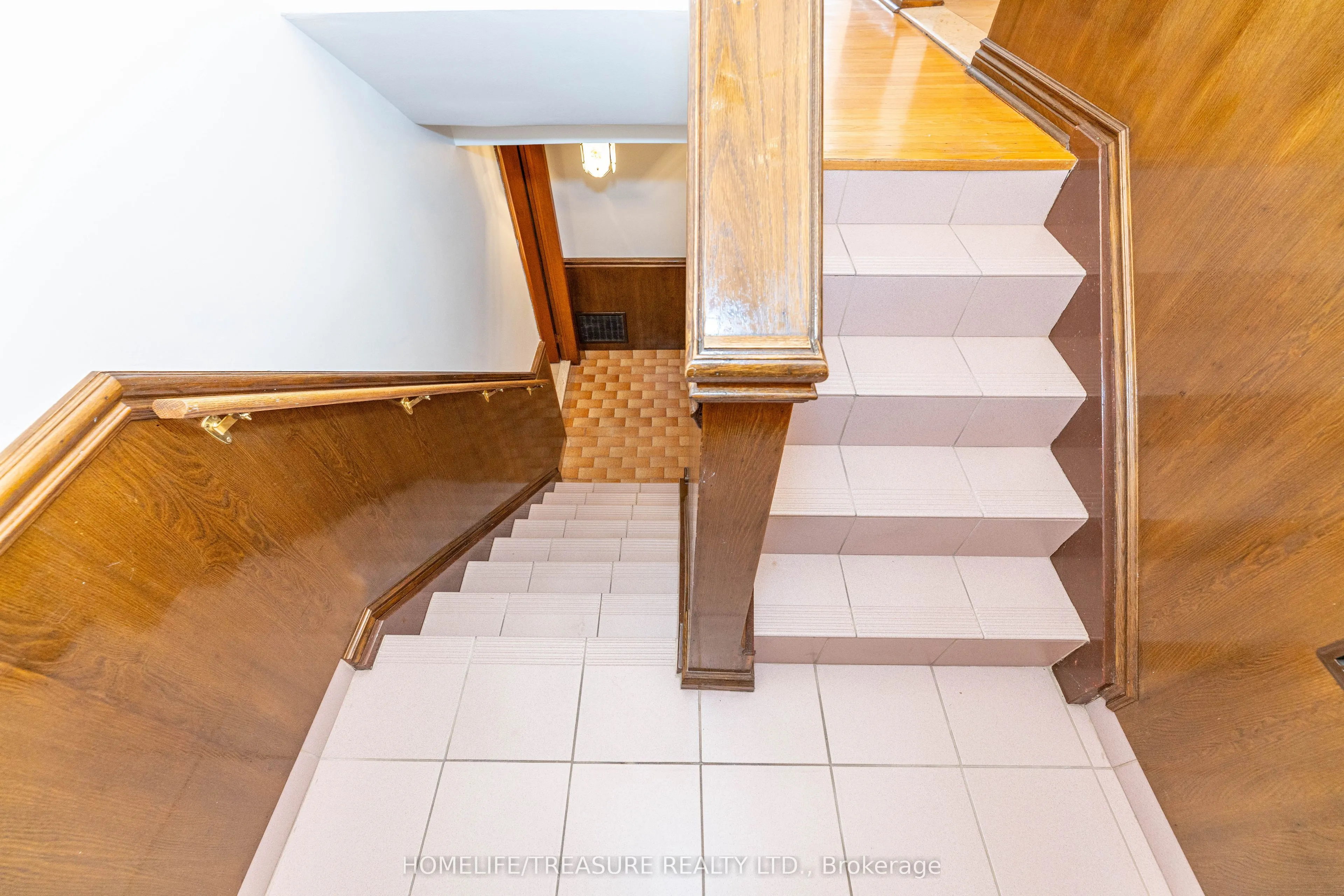 85 Downsview Avenue