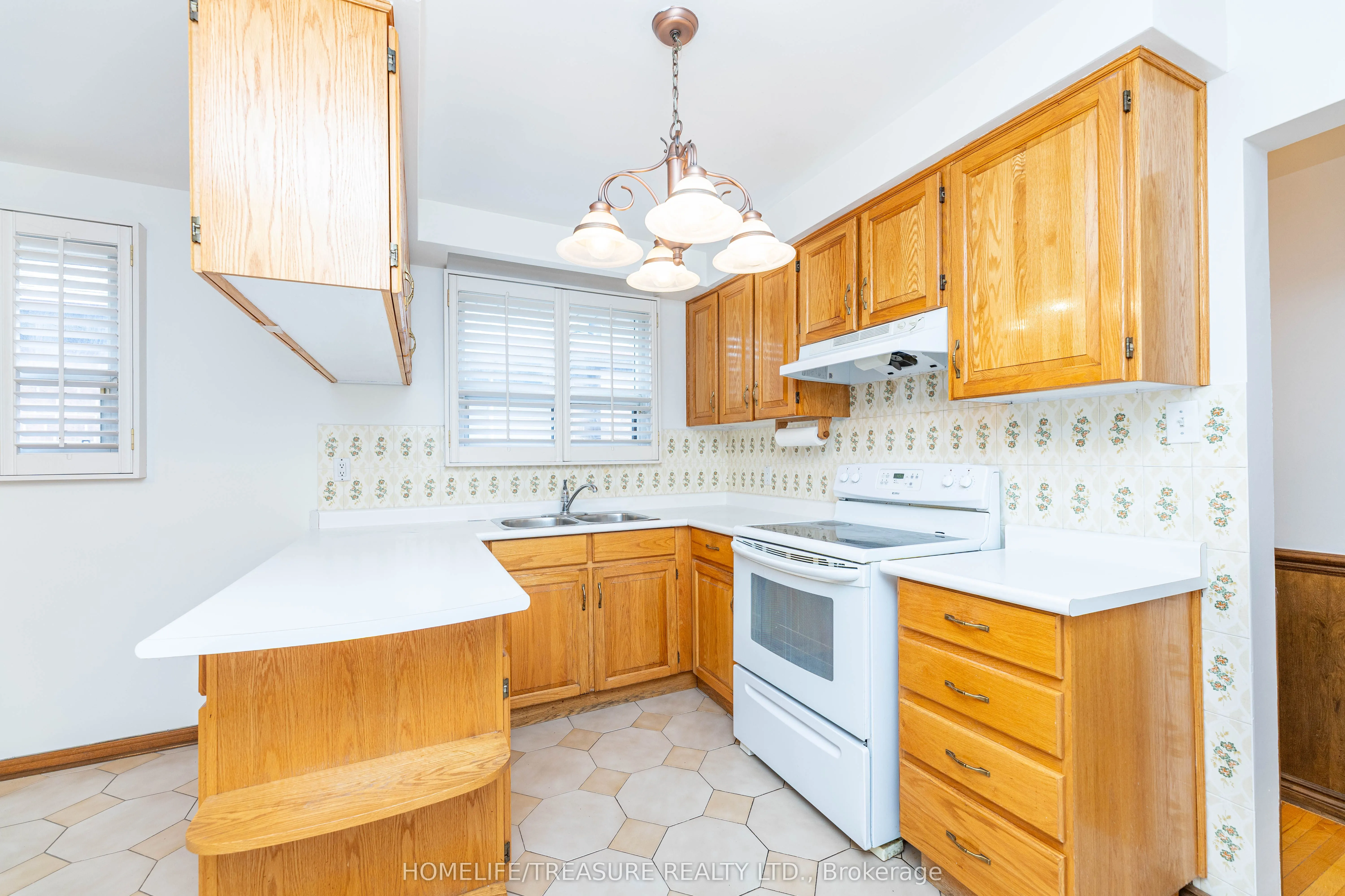 85 Downsview Avenue