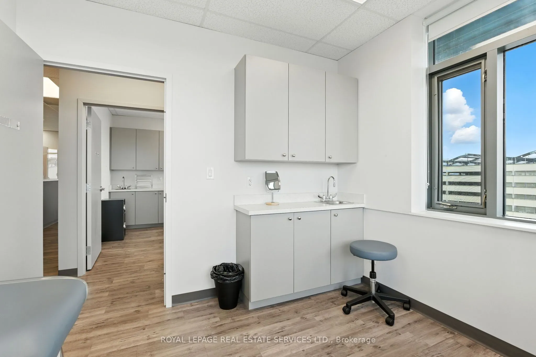 3075 Hospital Gate