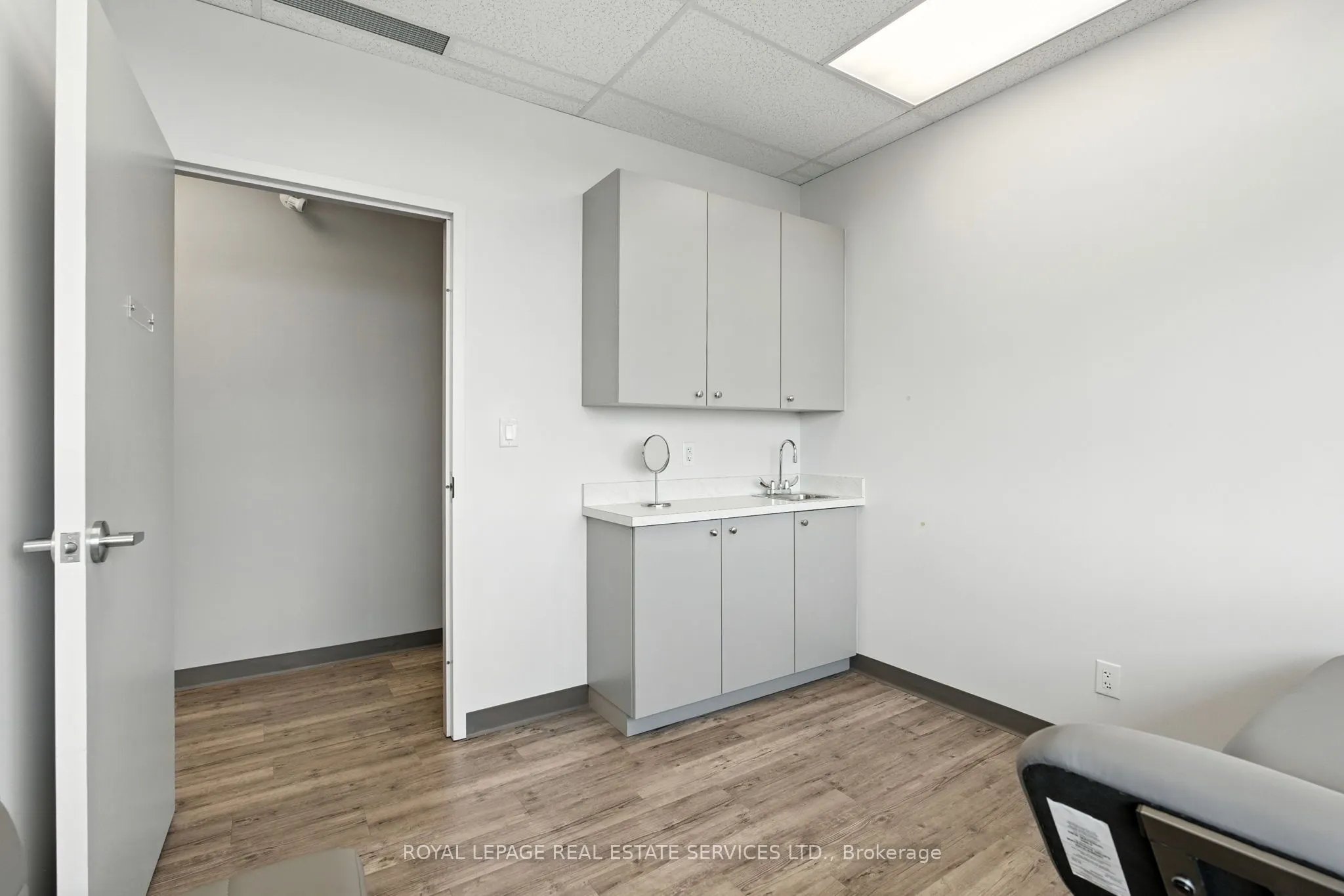 3075 Hospital Gate