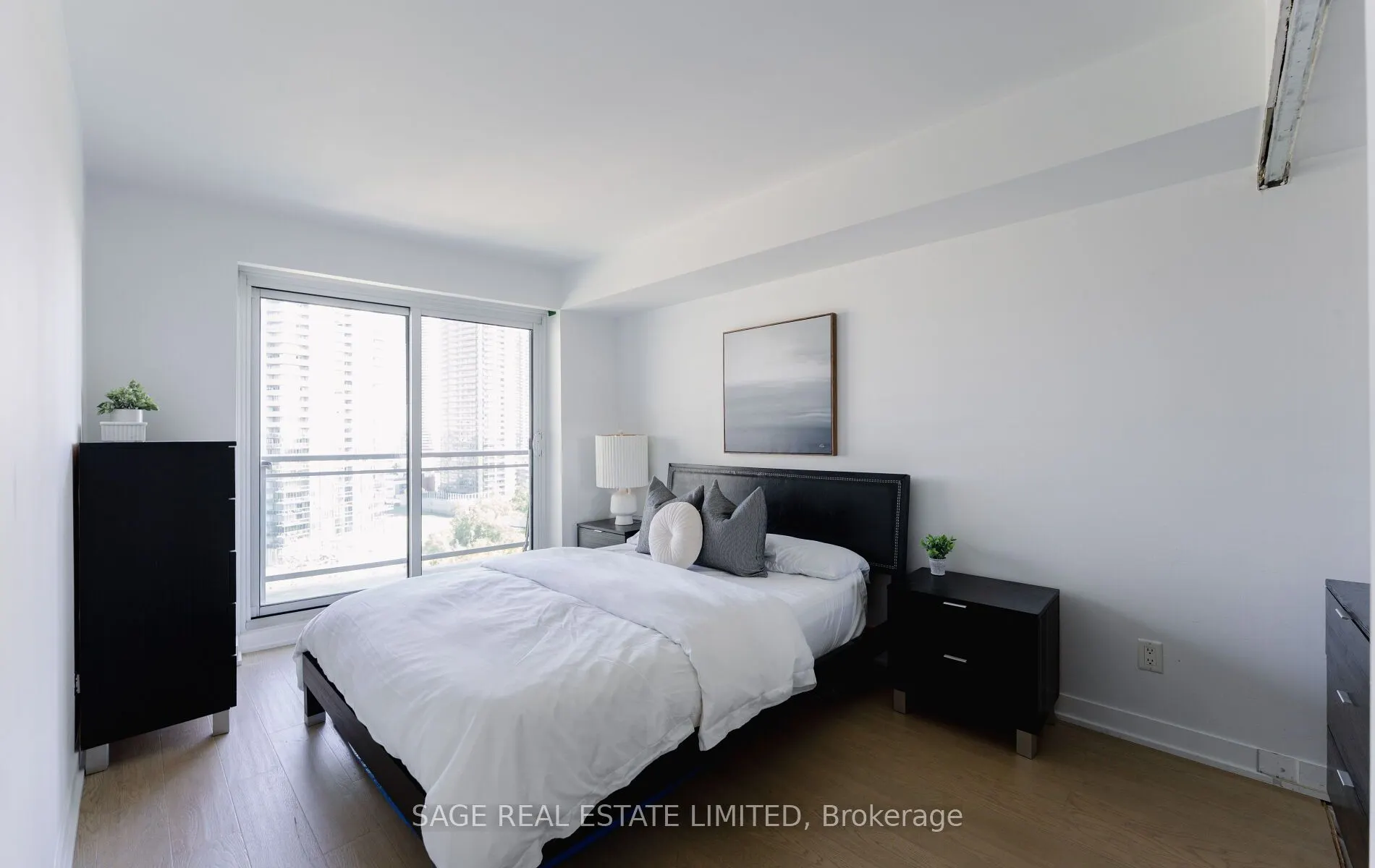 155 Legion Road N, #1202