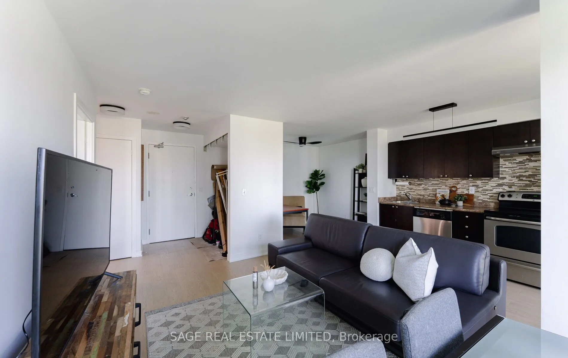 155 Legion Road N, #1202