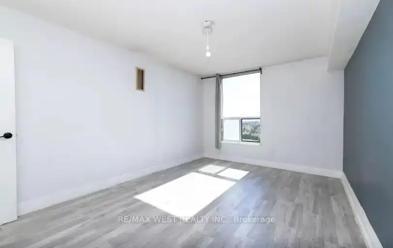 85 Emmett Avenue, #1405