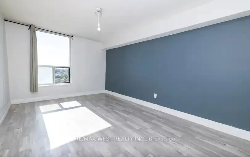 85 Emmett Avenue, #1405
