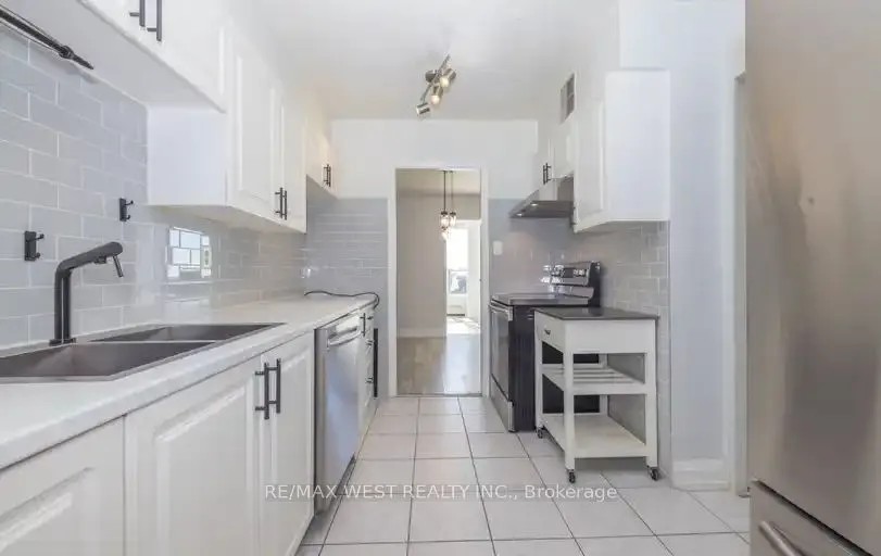 85 Emmett Avenue, #1405