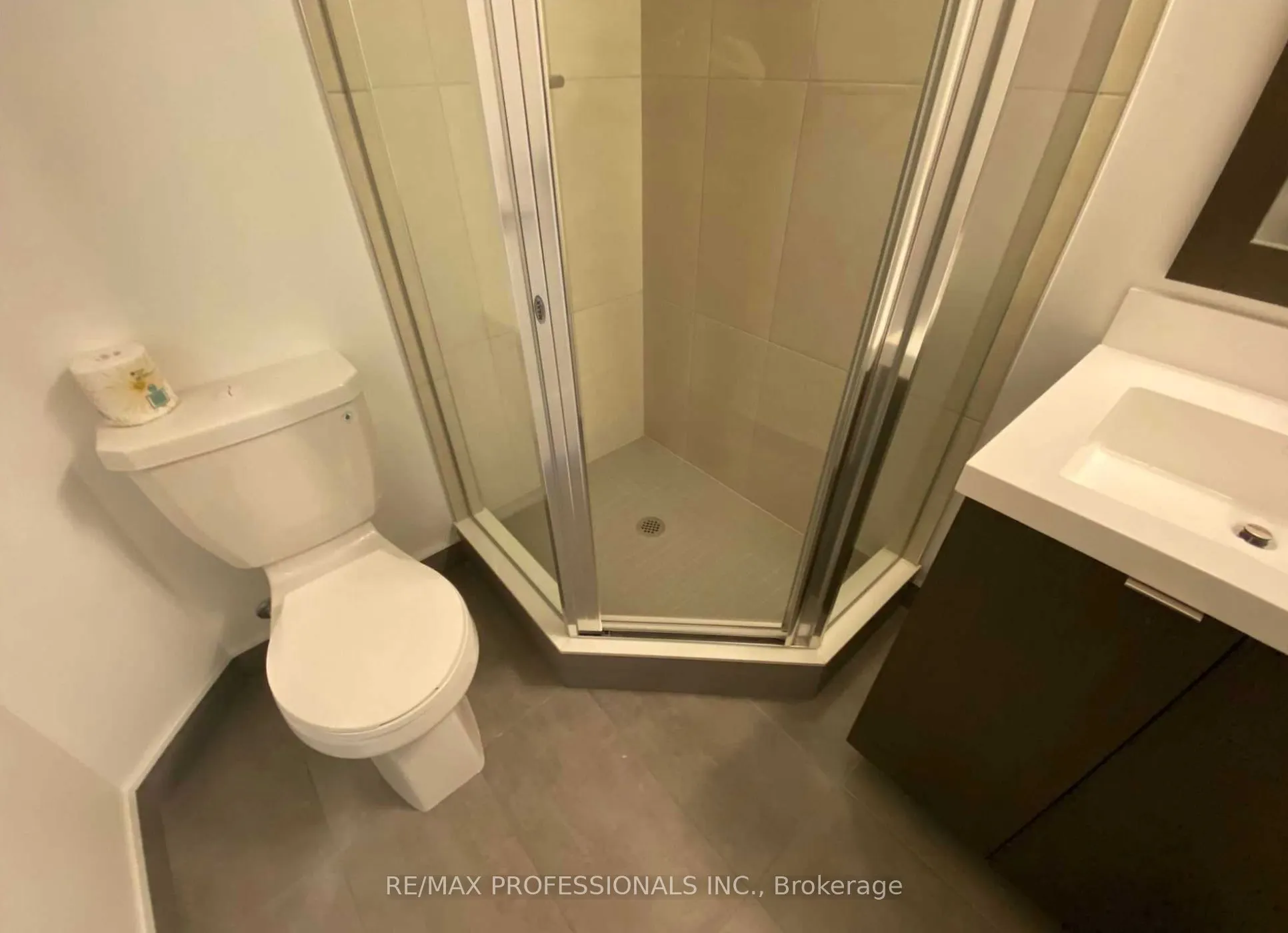 9 Mabelle Avenue, #2616