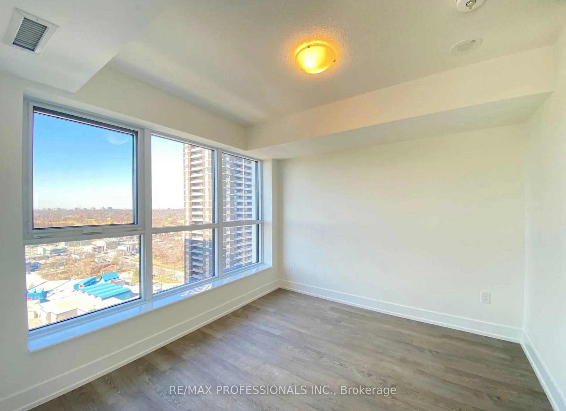 9 Mabelle Avenue, #2616