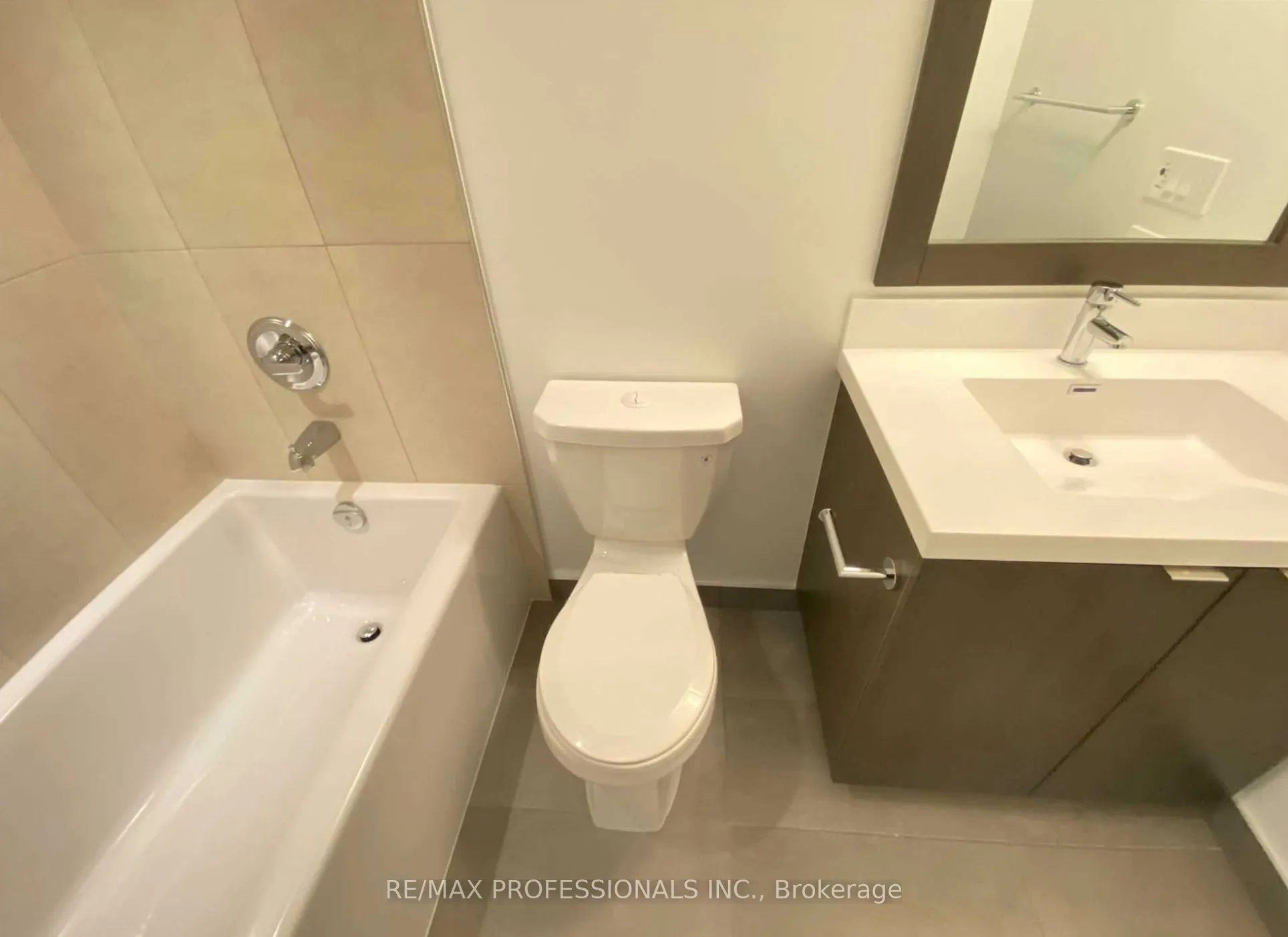 9 Mabelle Avenue, #2616
