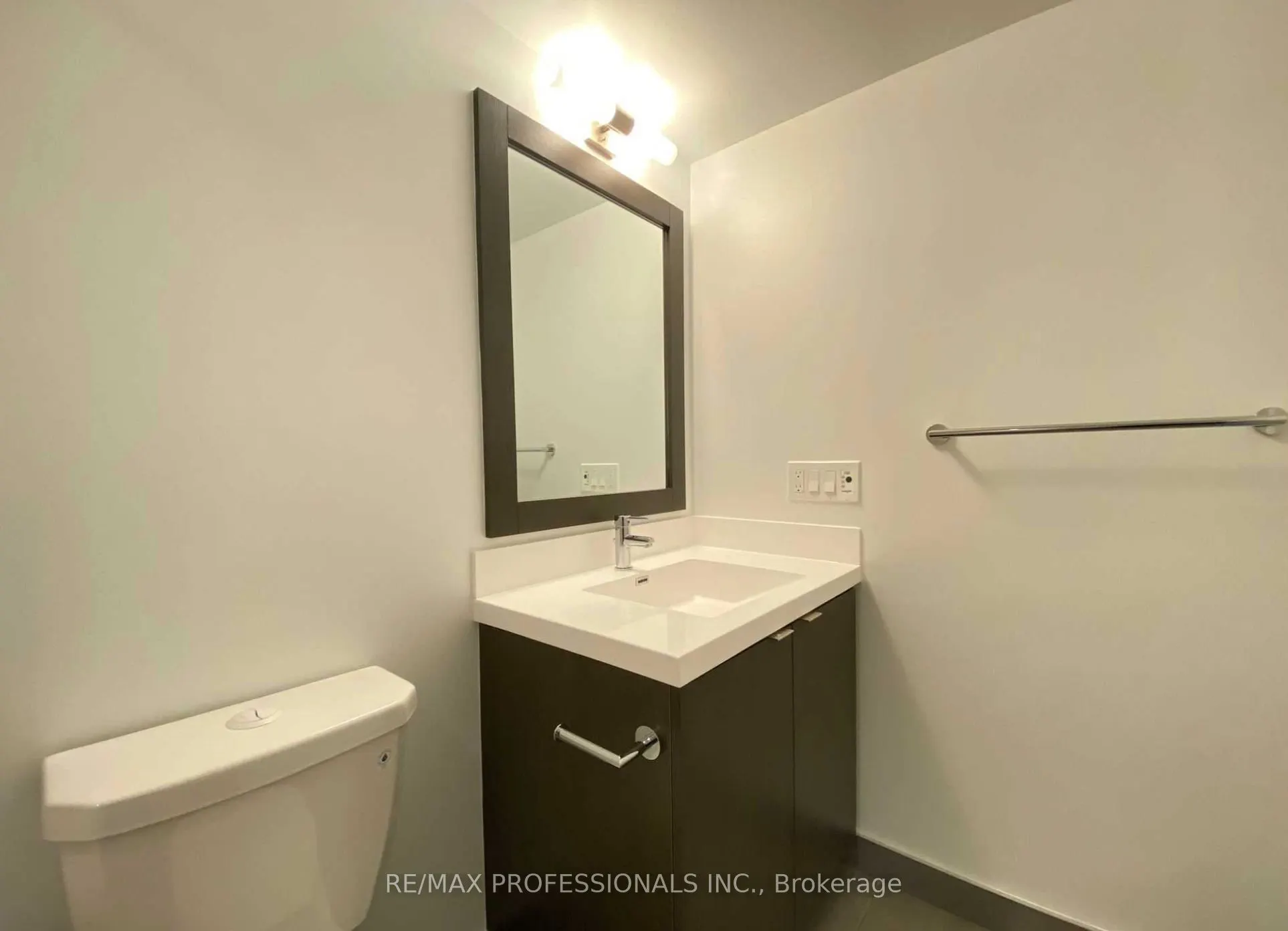 9 Mabelle Avenue, #2616