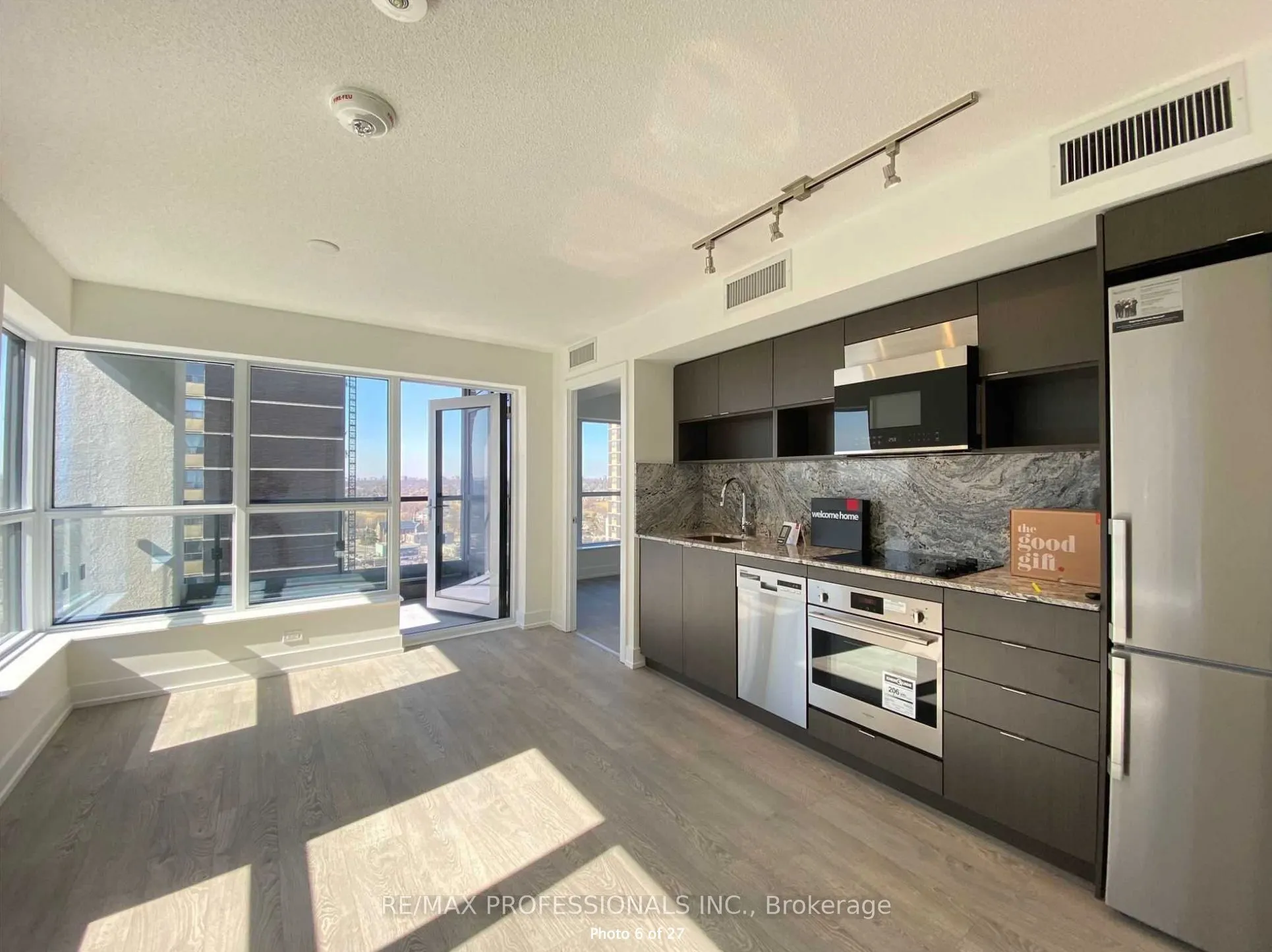 9 Mabelle Avenue, #2616