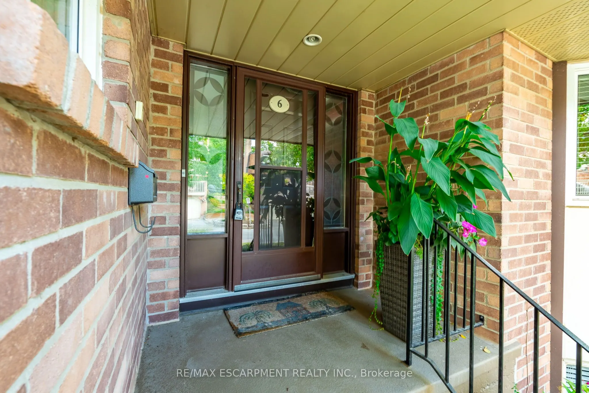 1508 Upper Middle Road