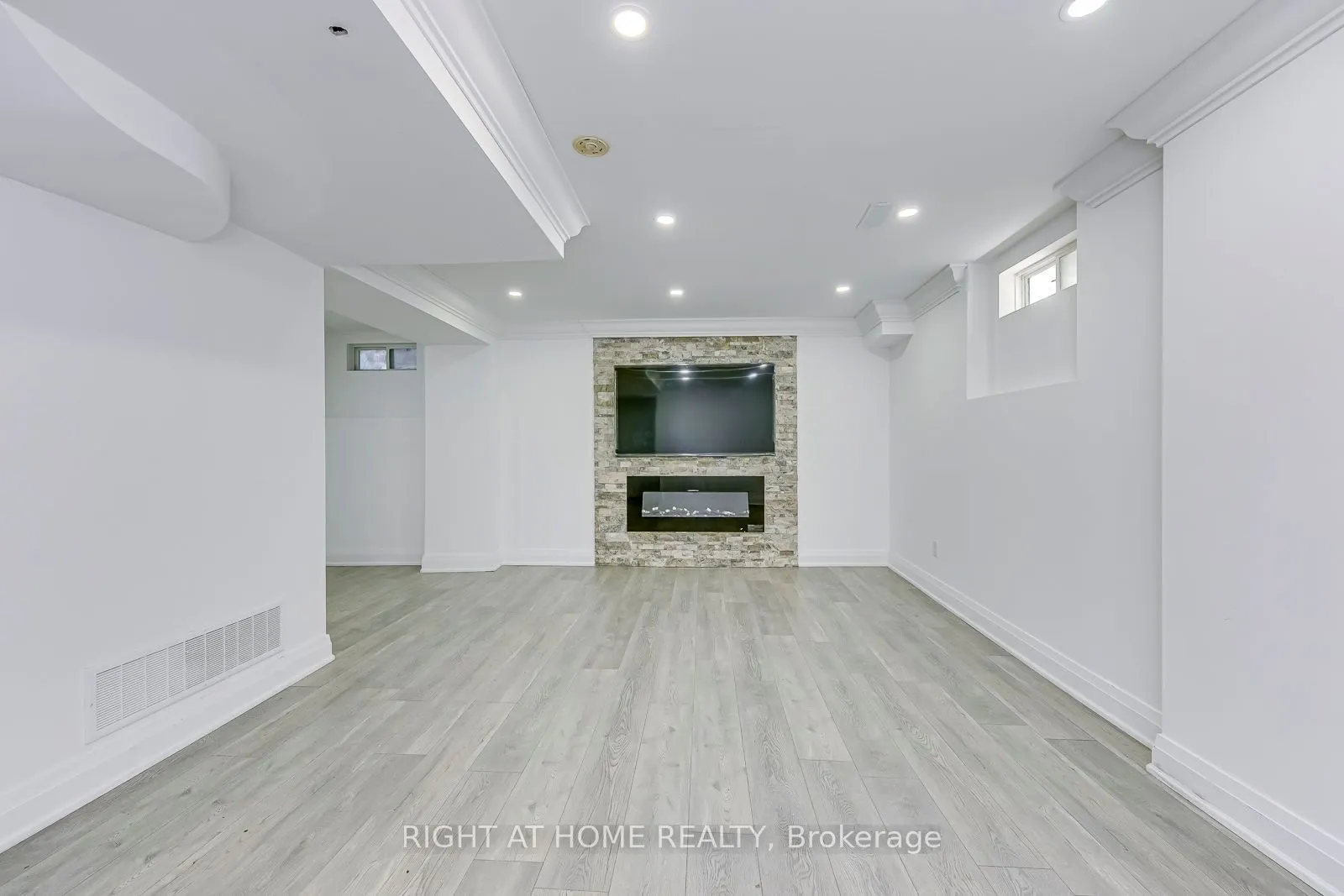 3265 Bruzan Crescent