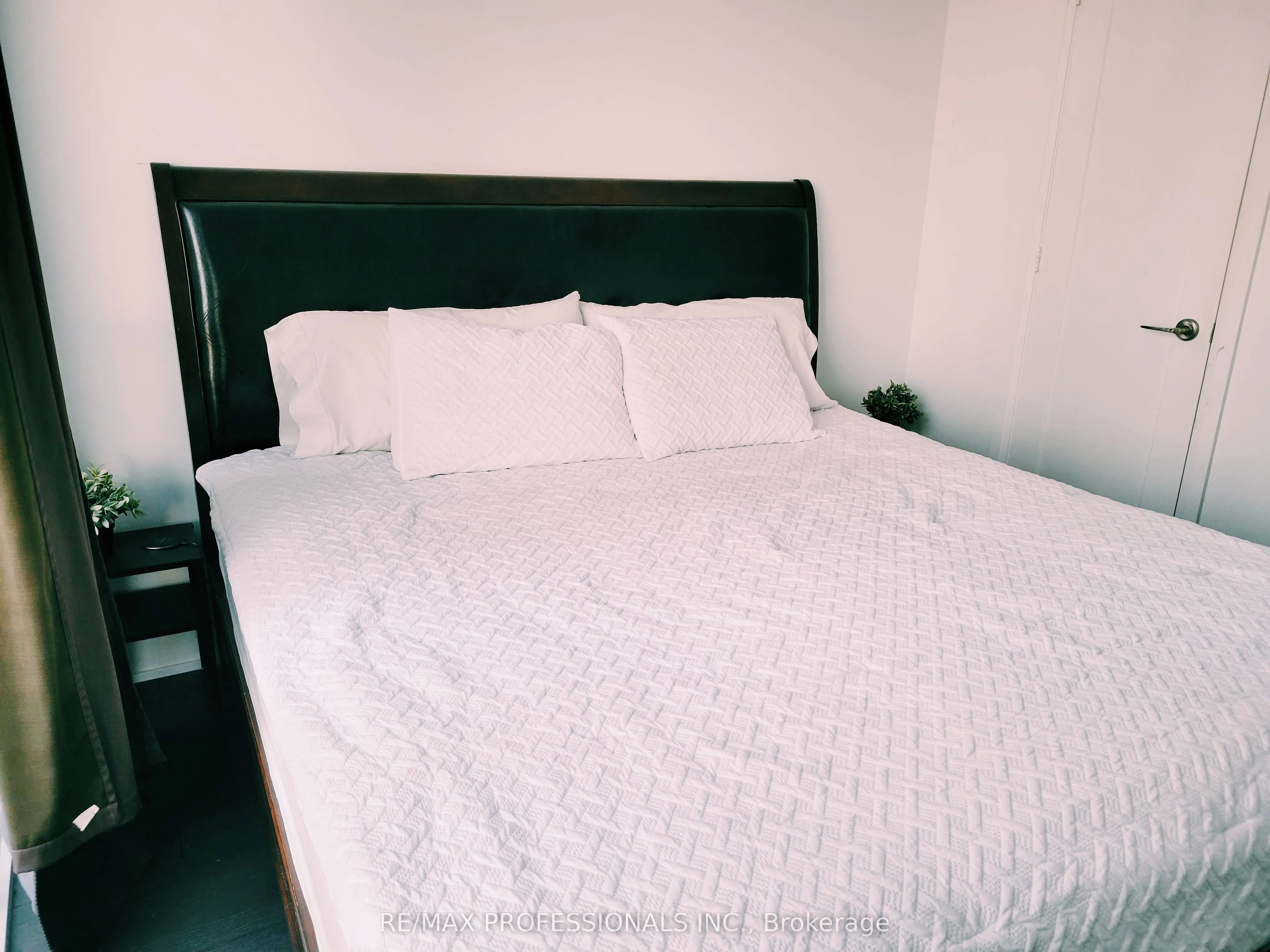 56 Annie Craig Drive, #411