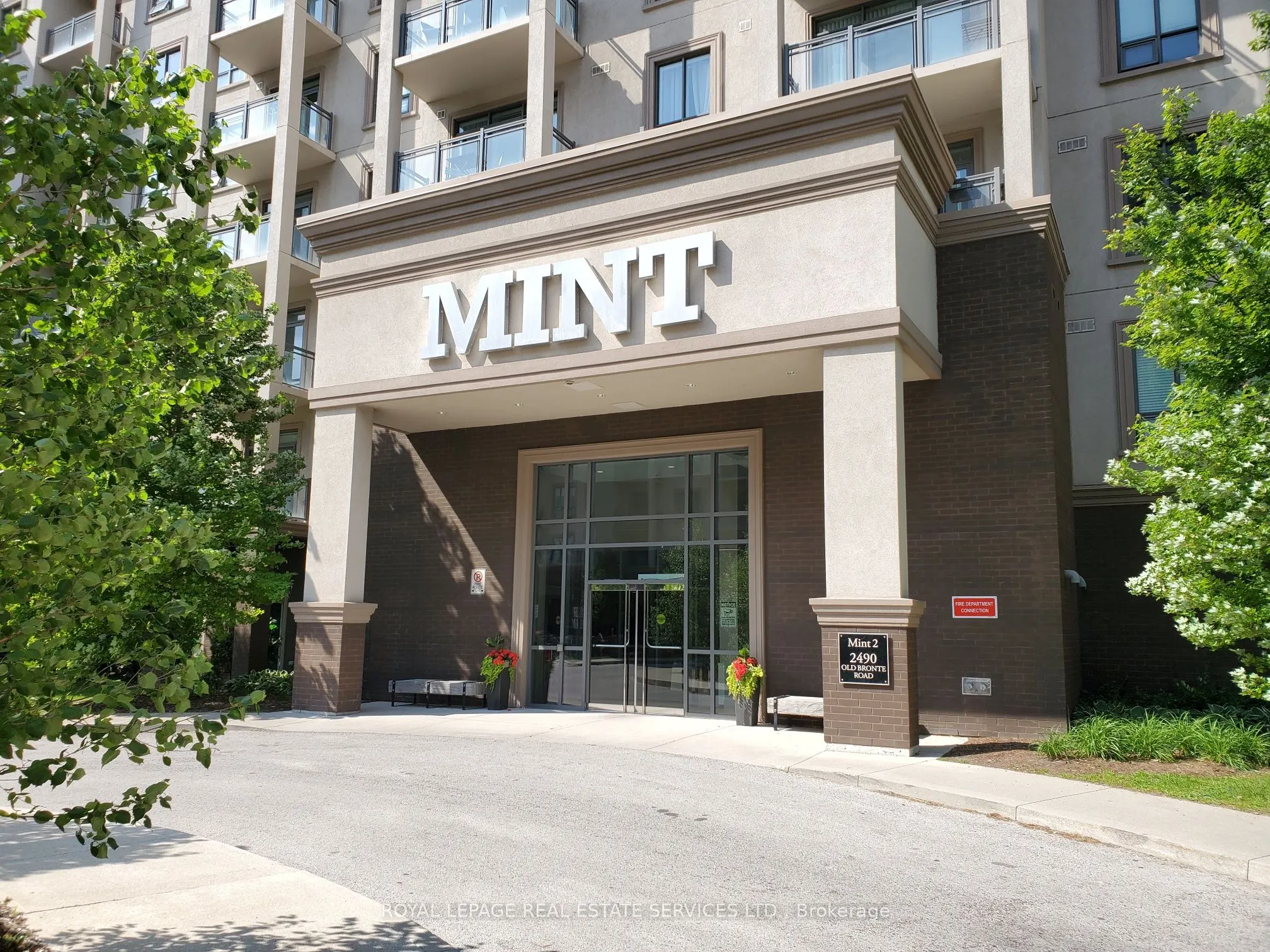 2490 Old Bronte Road, #807