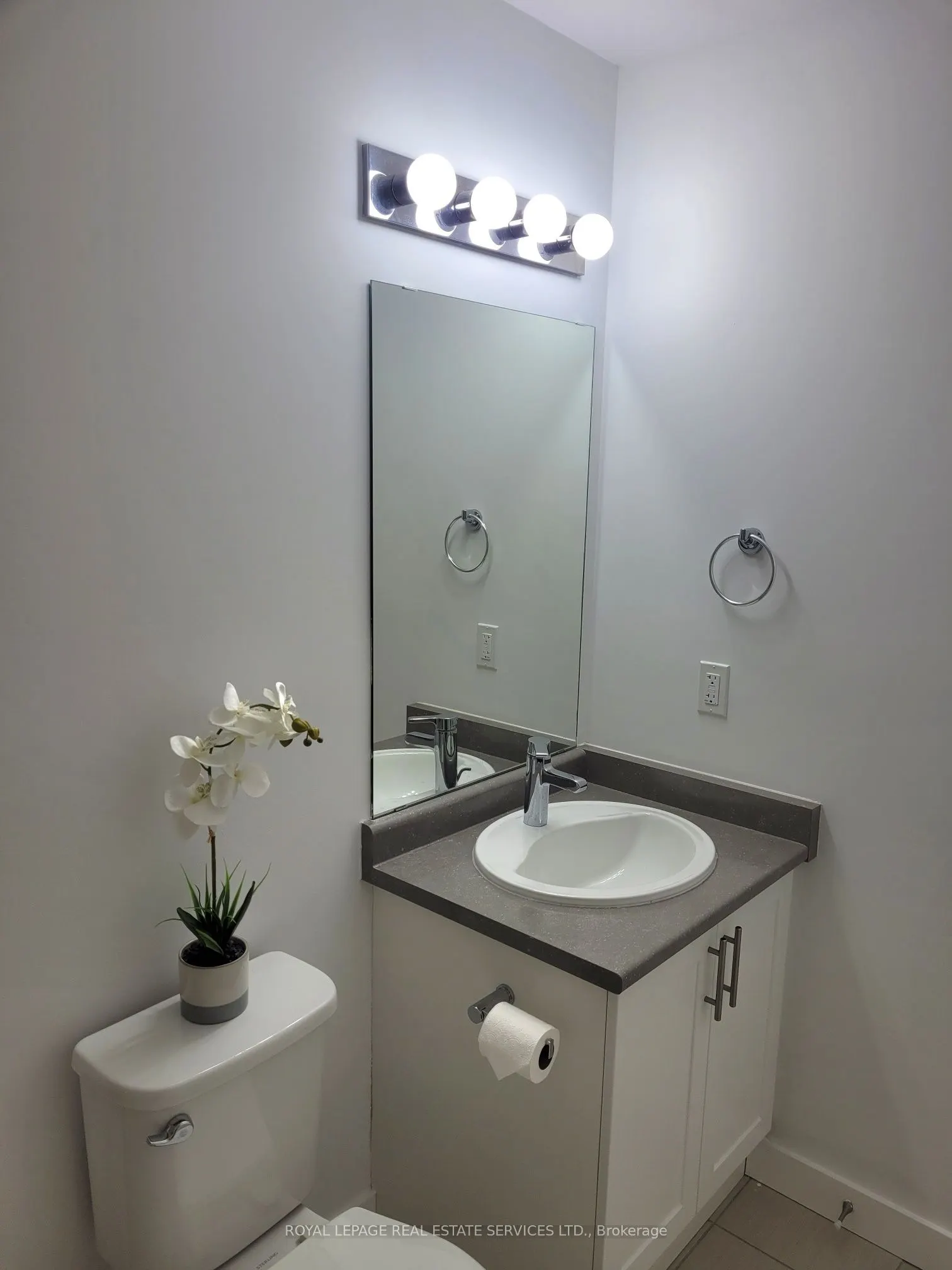 2490 Old Bronte Road, #807