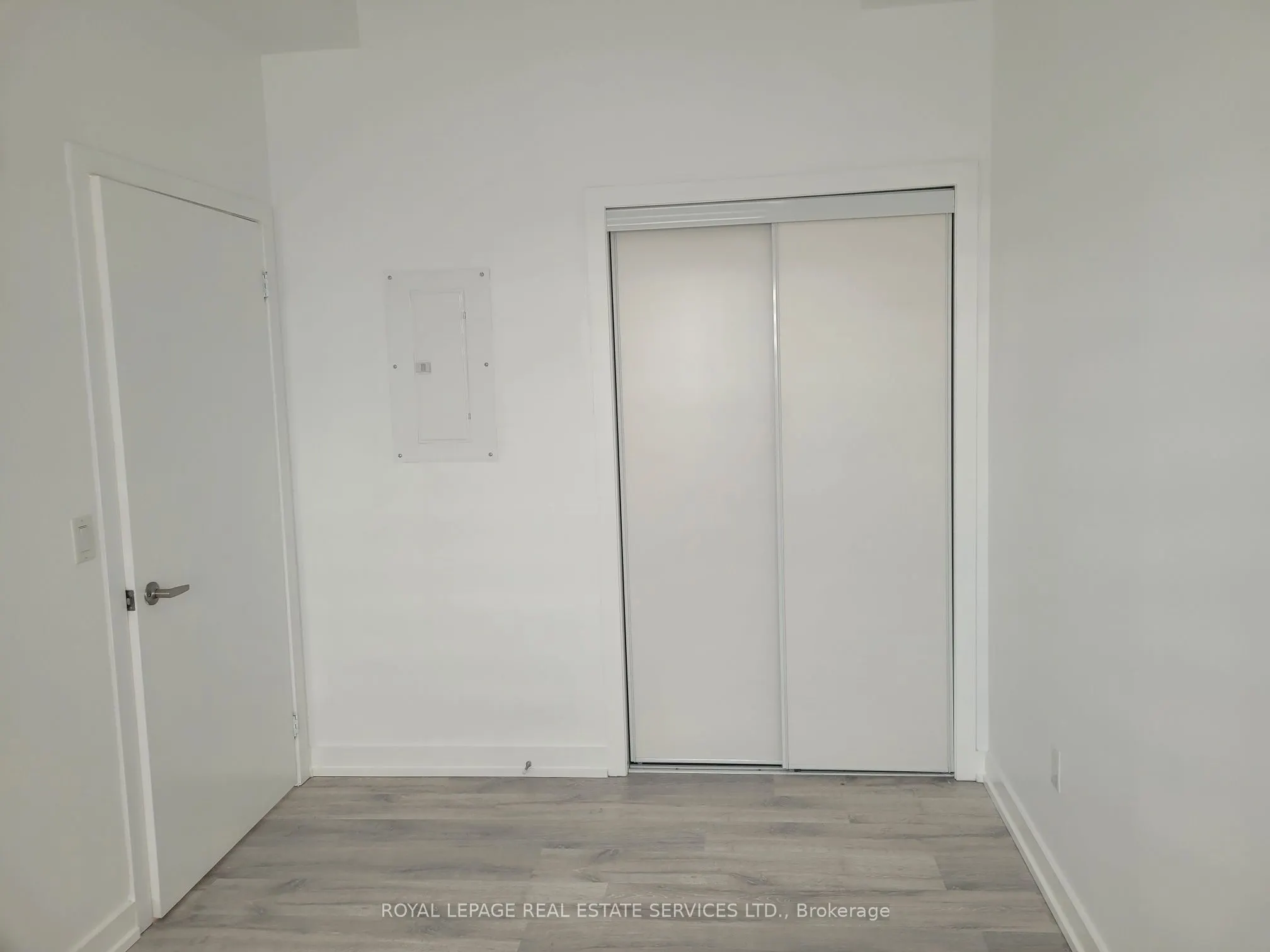 2490 Old Bronte Road, #807