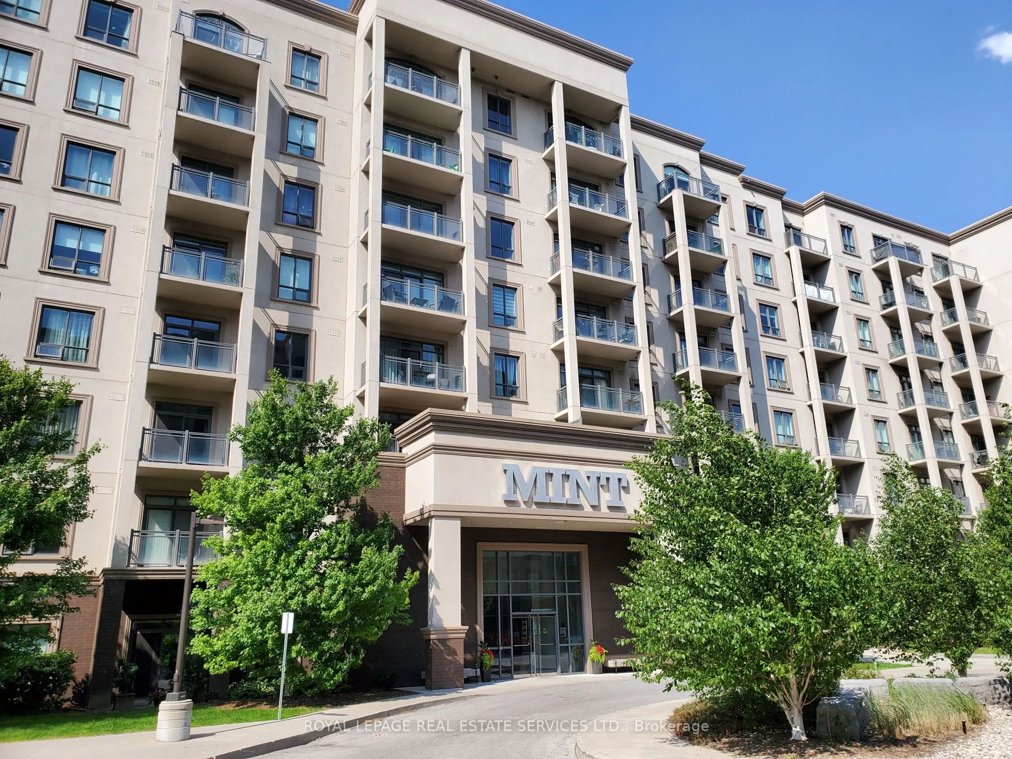 2490 Old Bronte Road, #807