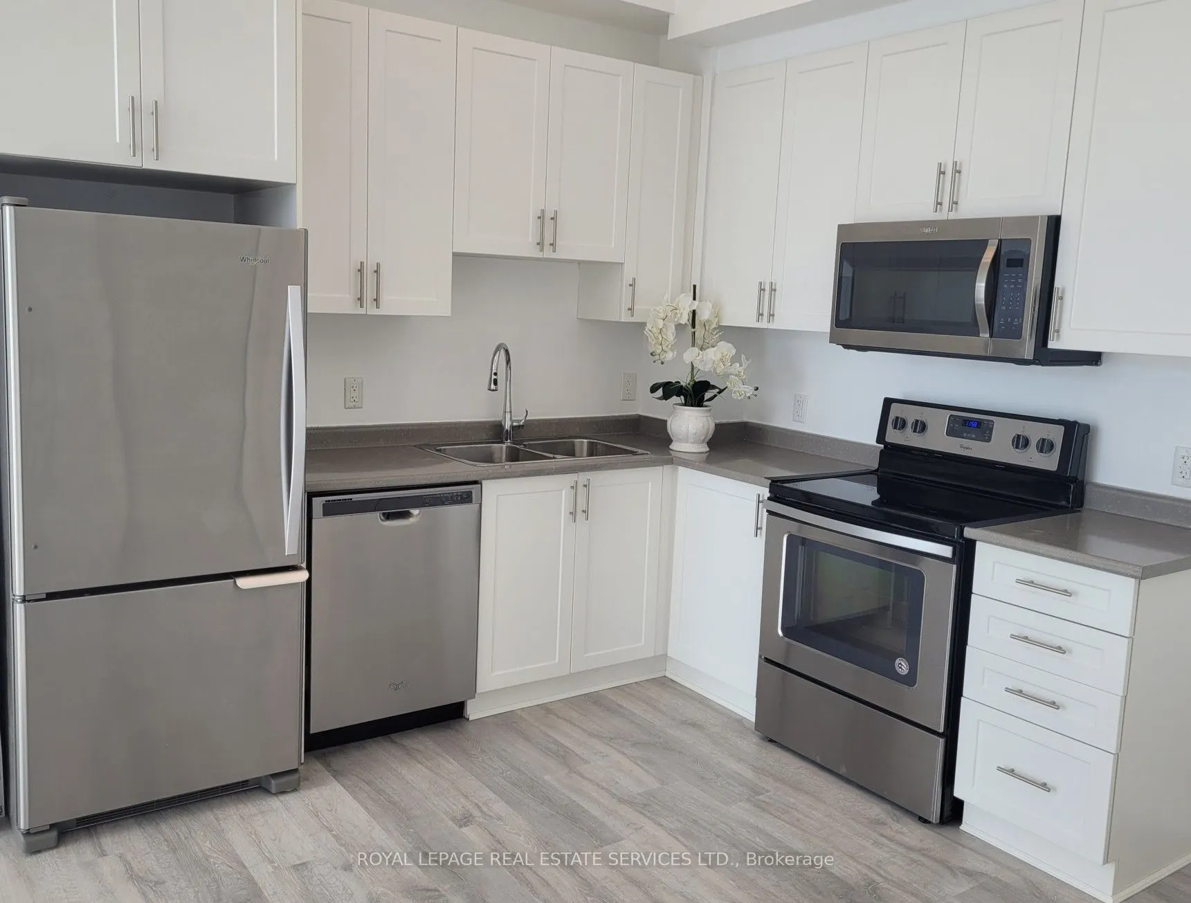 2490 Old Bronte Road, #807