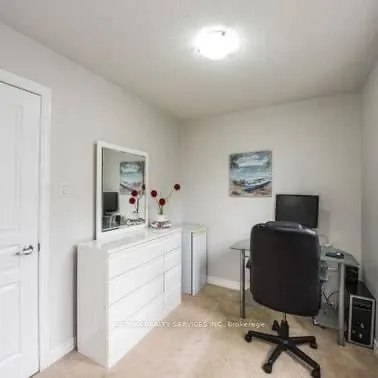 107 Naperton Drive