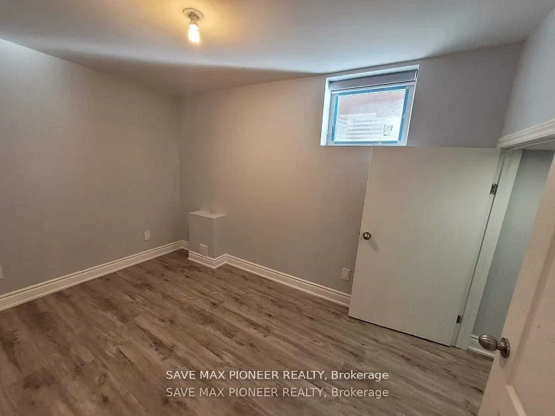 11 Ivor Crescent N, #Bsmnt