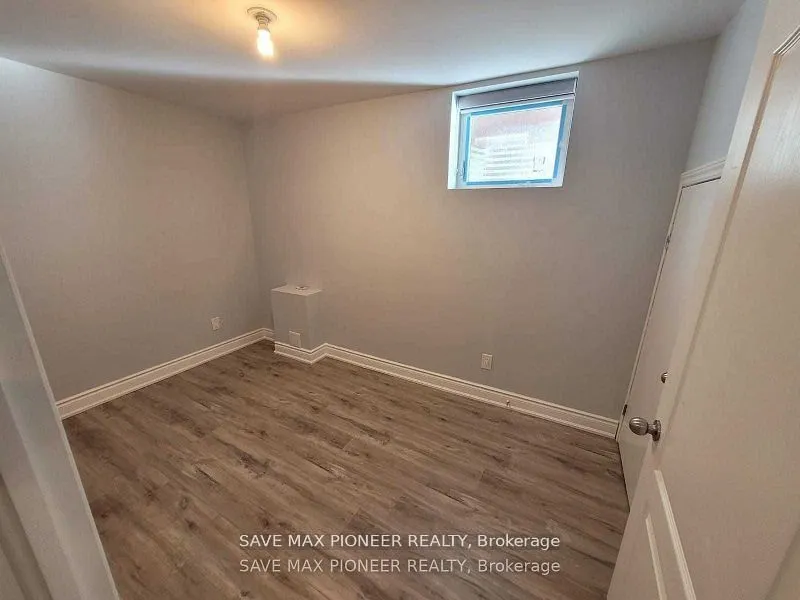 11 Ivor Crescent N, #Bsmnt