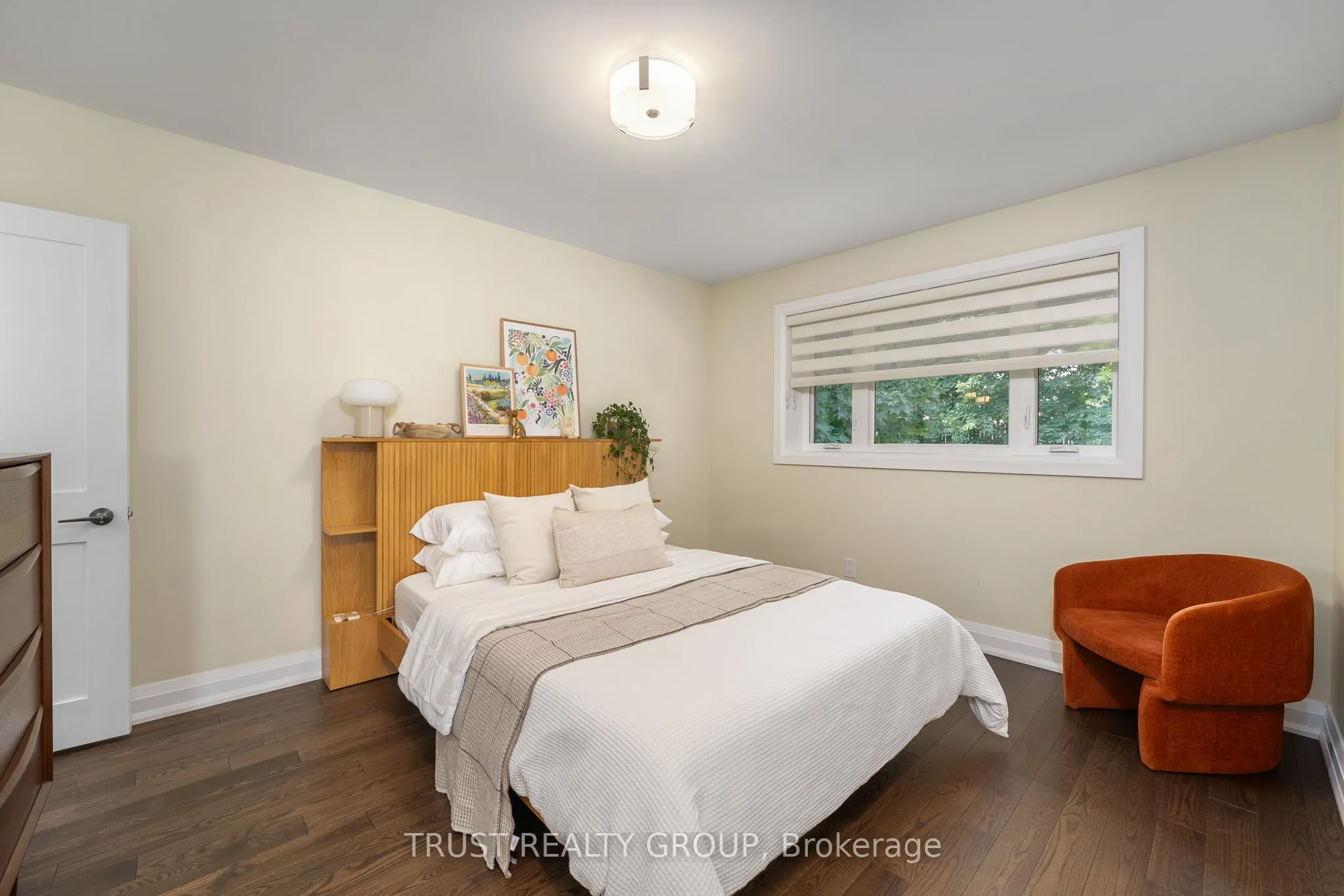 18 Deanecrest Road
