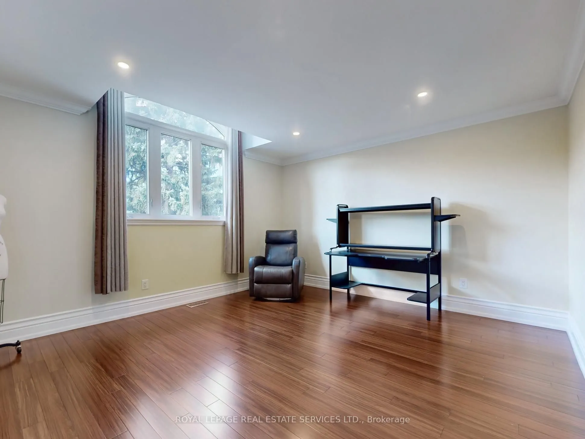 1511 Haig Boulevard