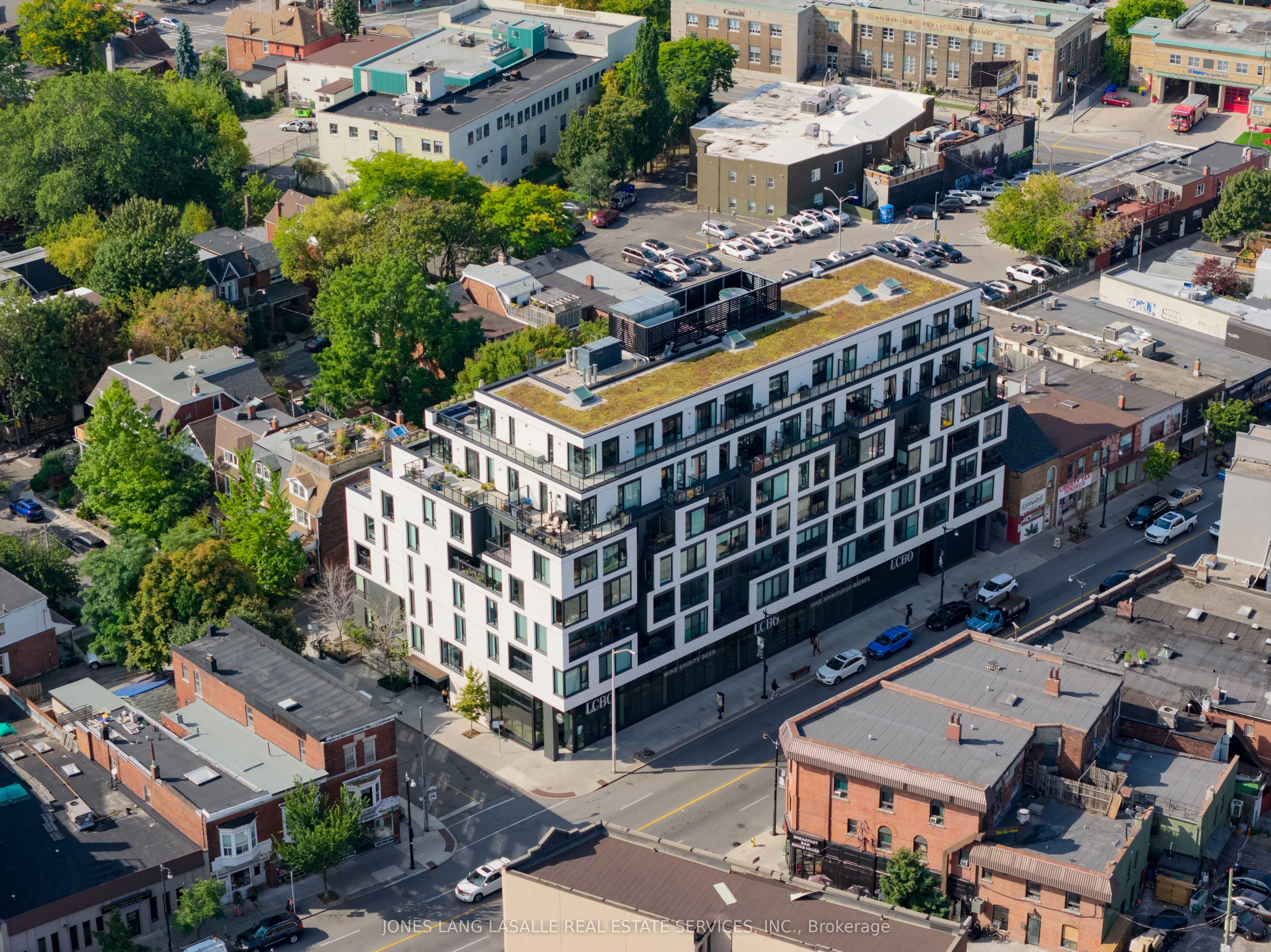 2803 Dundas Street W