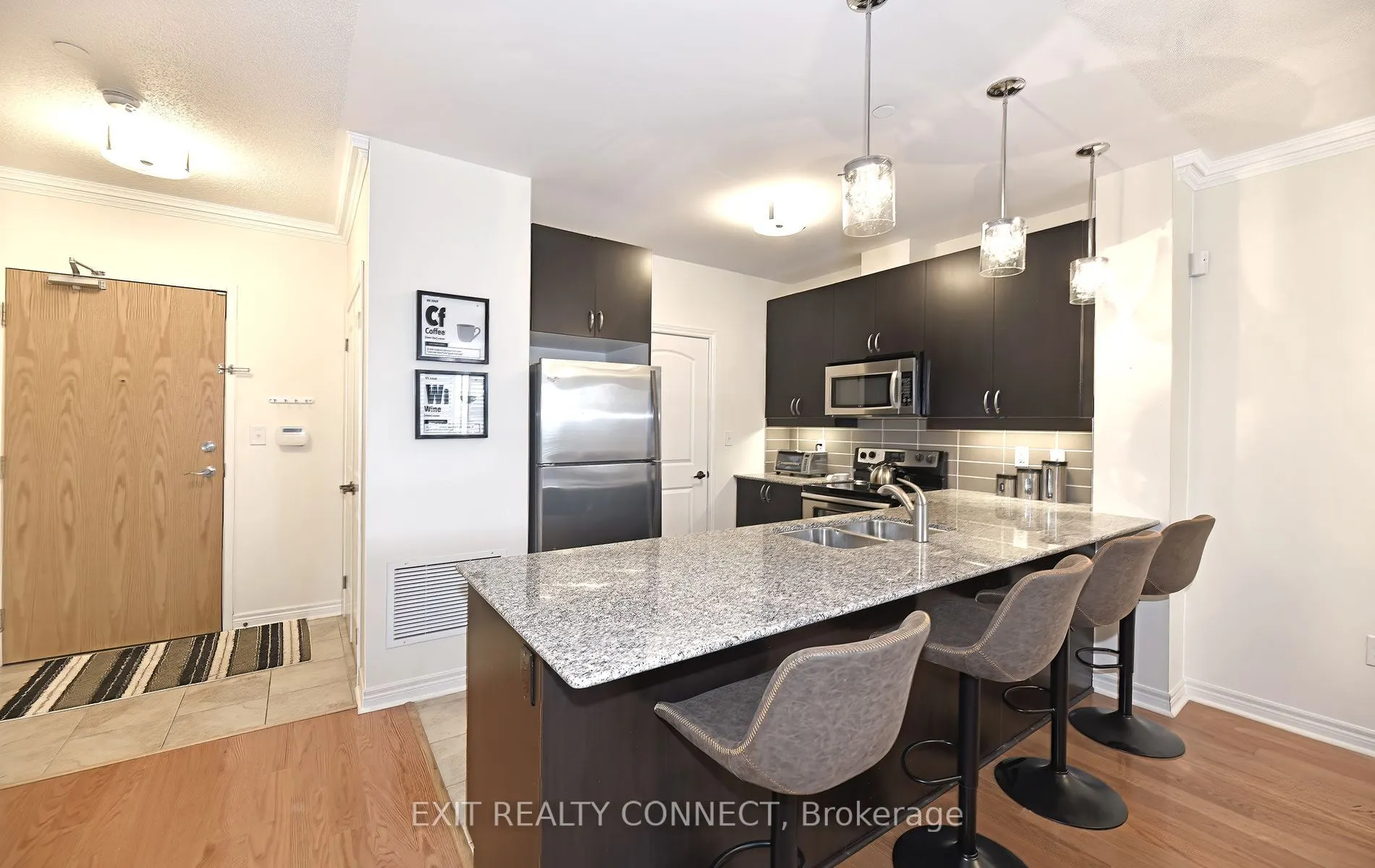 383 Main Street E, #112