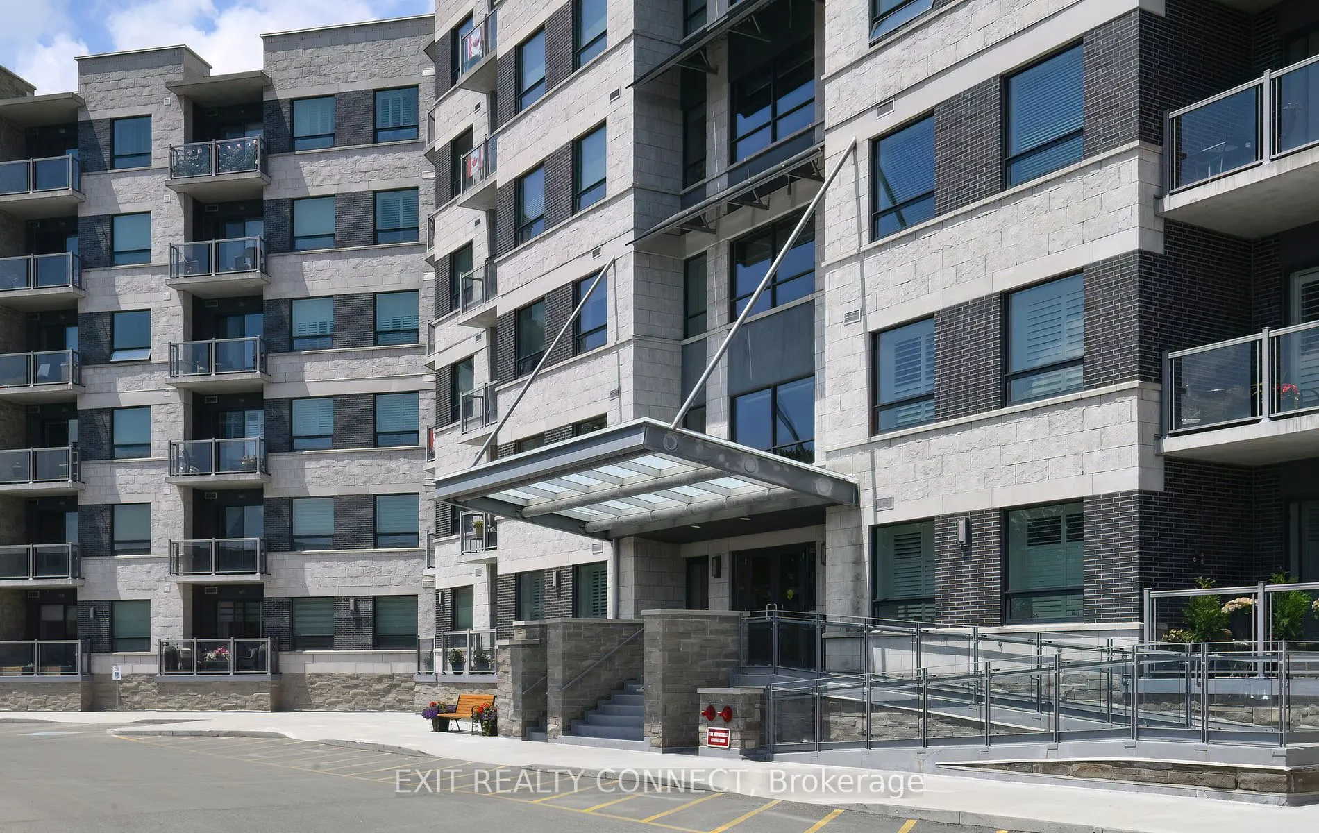 383 Main Street E, #112