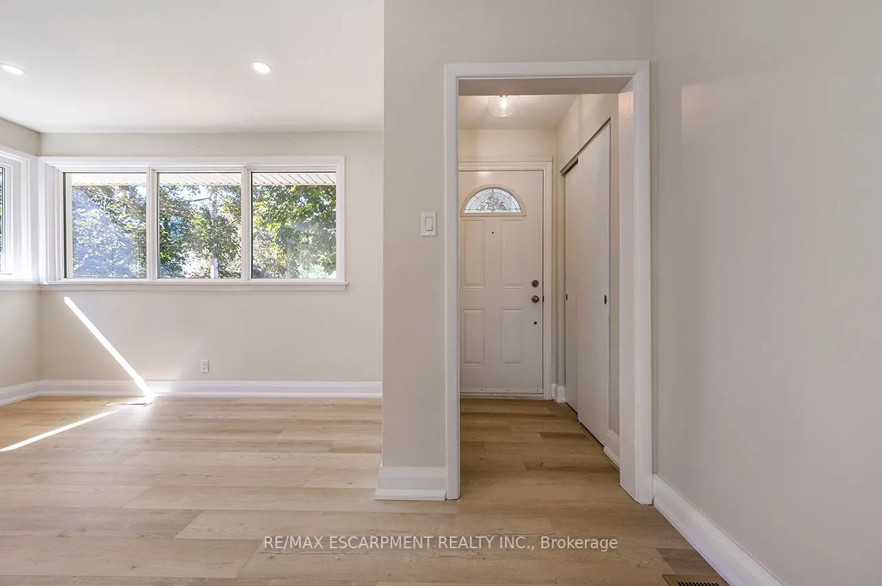 207 Elmwood Crescent