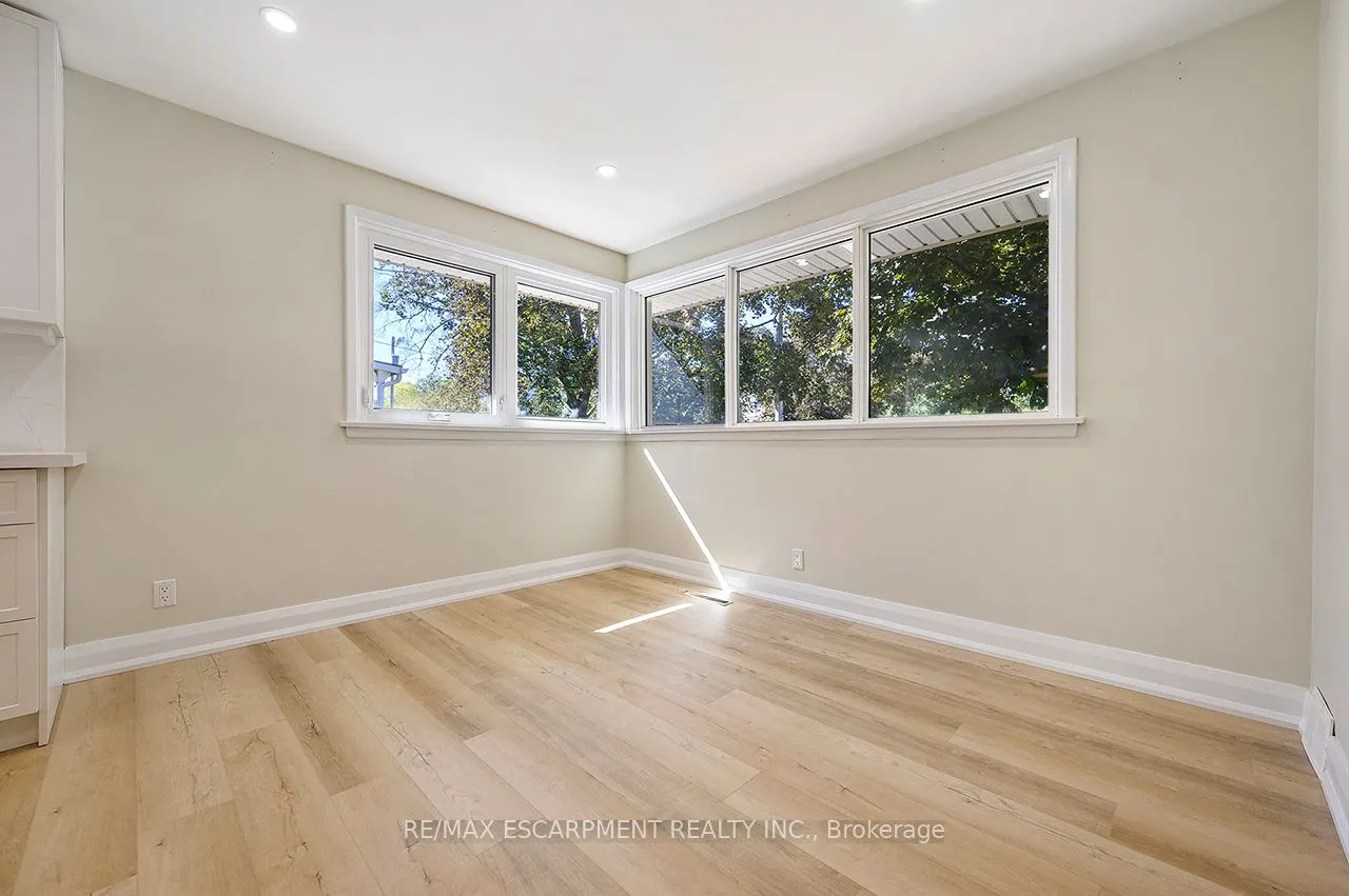 207 Elmwood Crescent