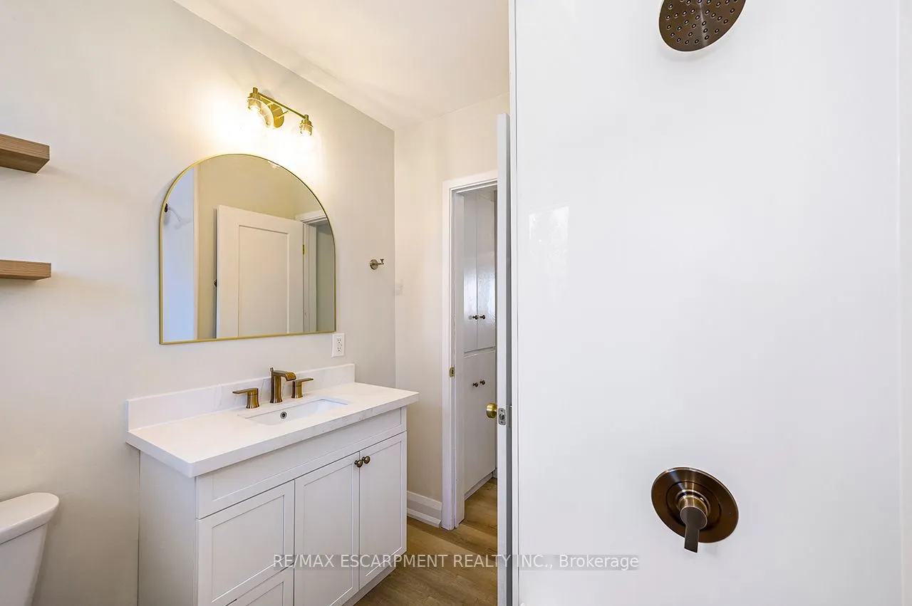 207 Elmwood Crescent