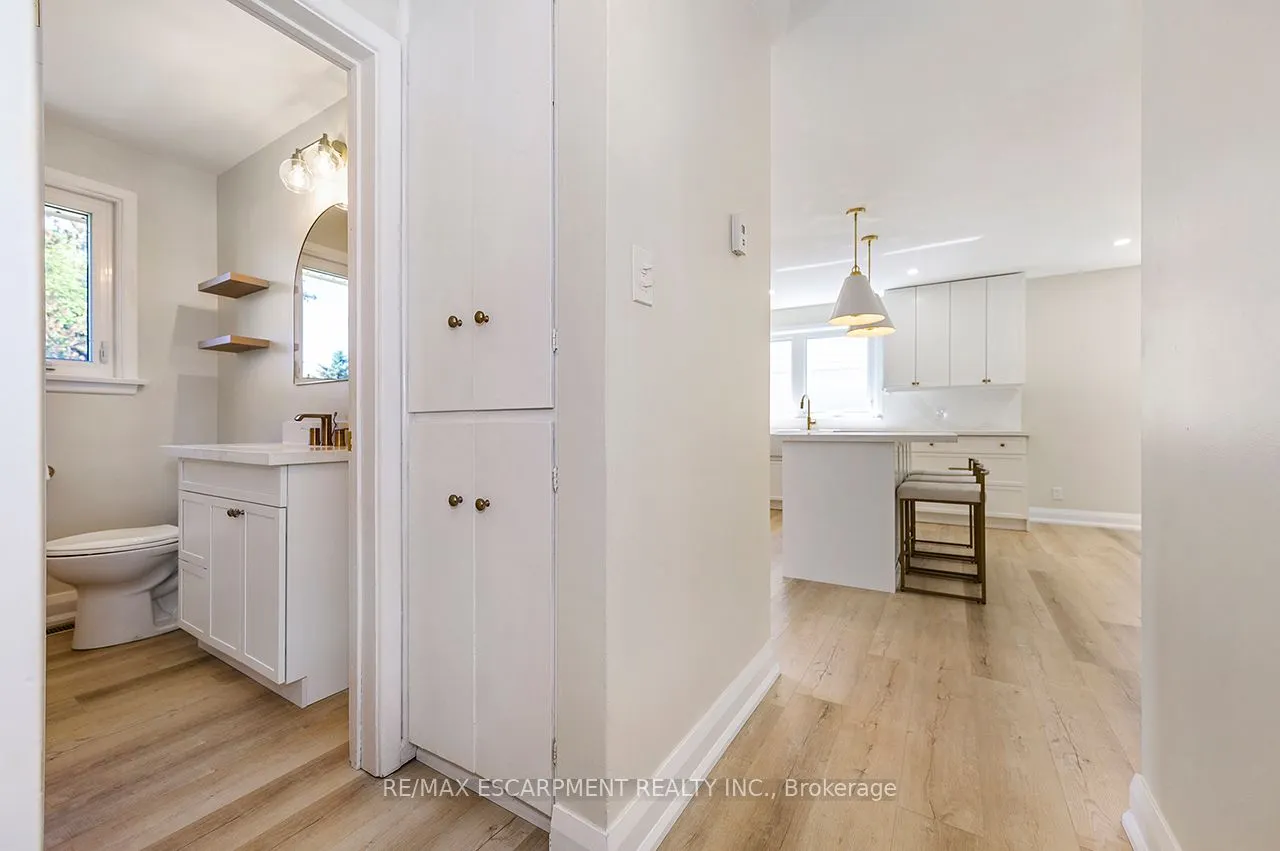 207 Elmwood Crescent